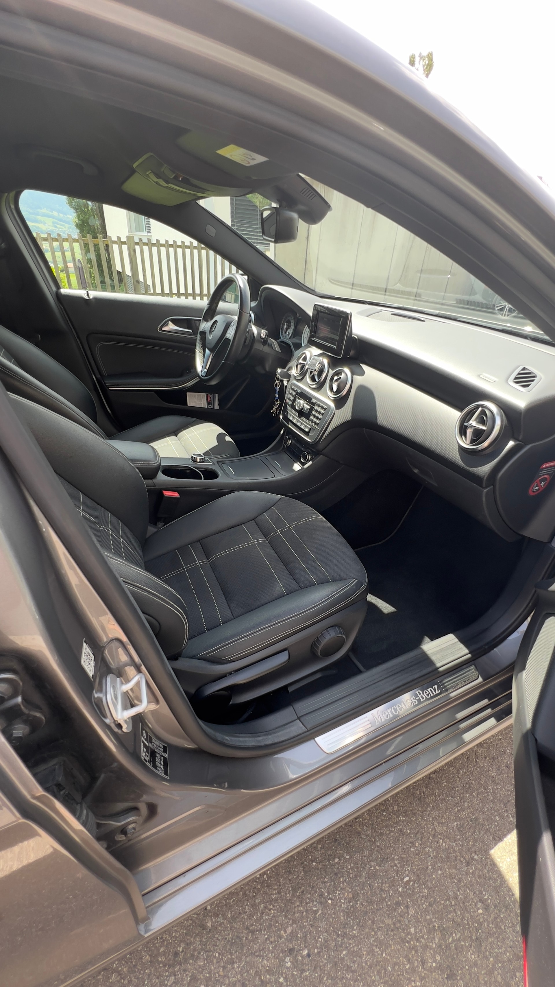 MERCEDES-BENZ A 200-image-4
