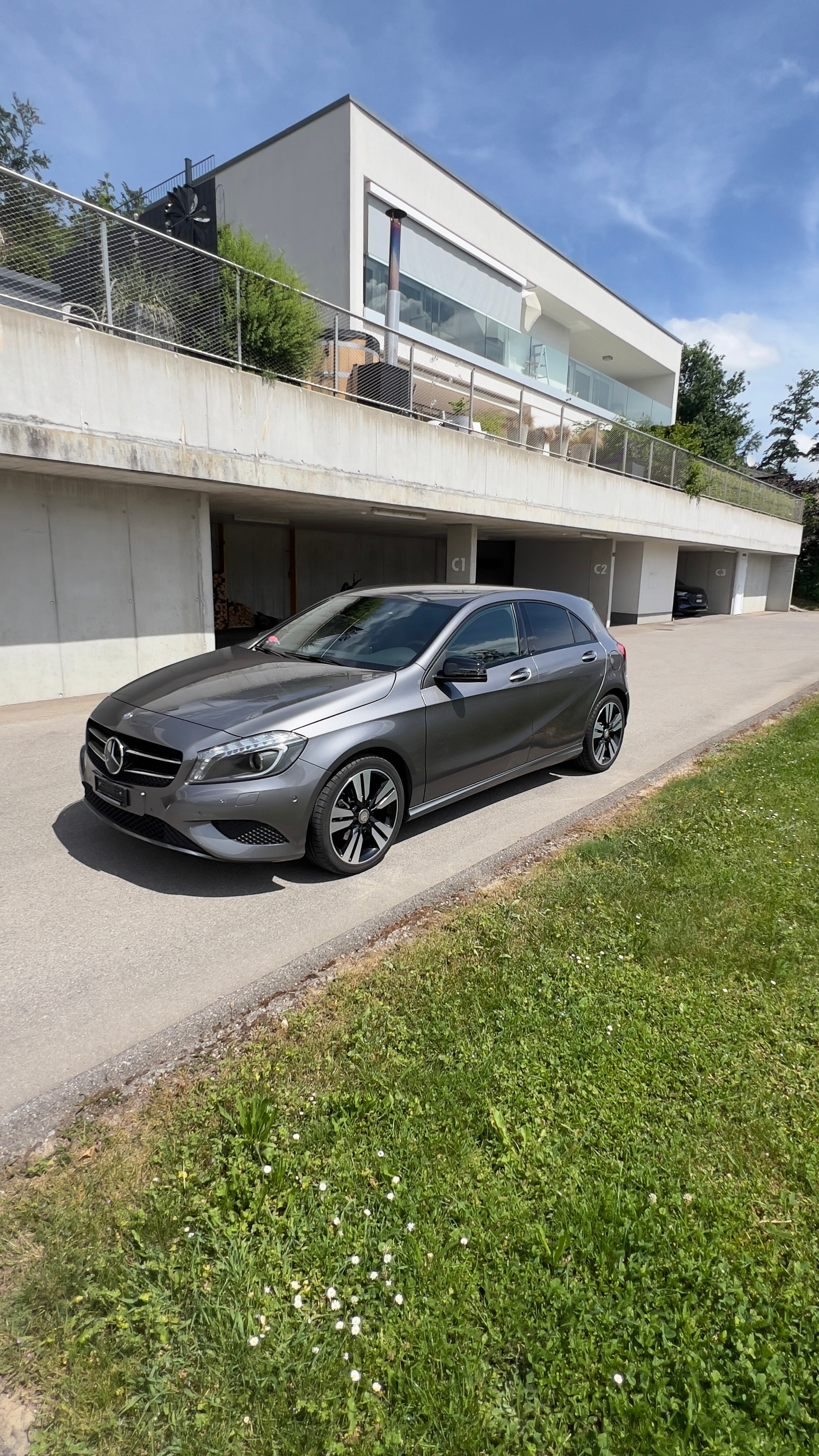 MERCEDES-BENZ A 200-image-2