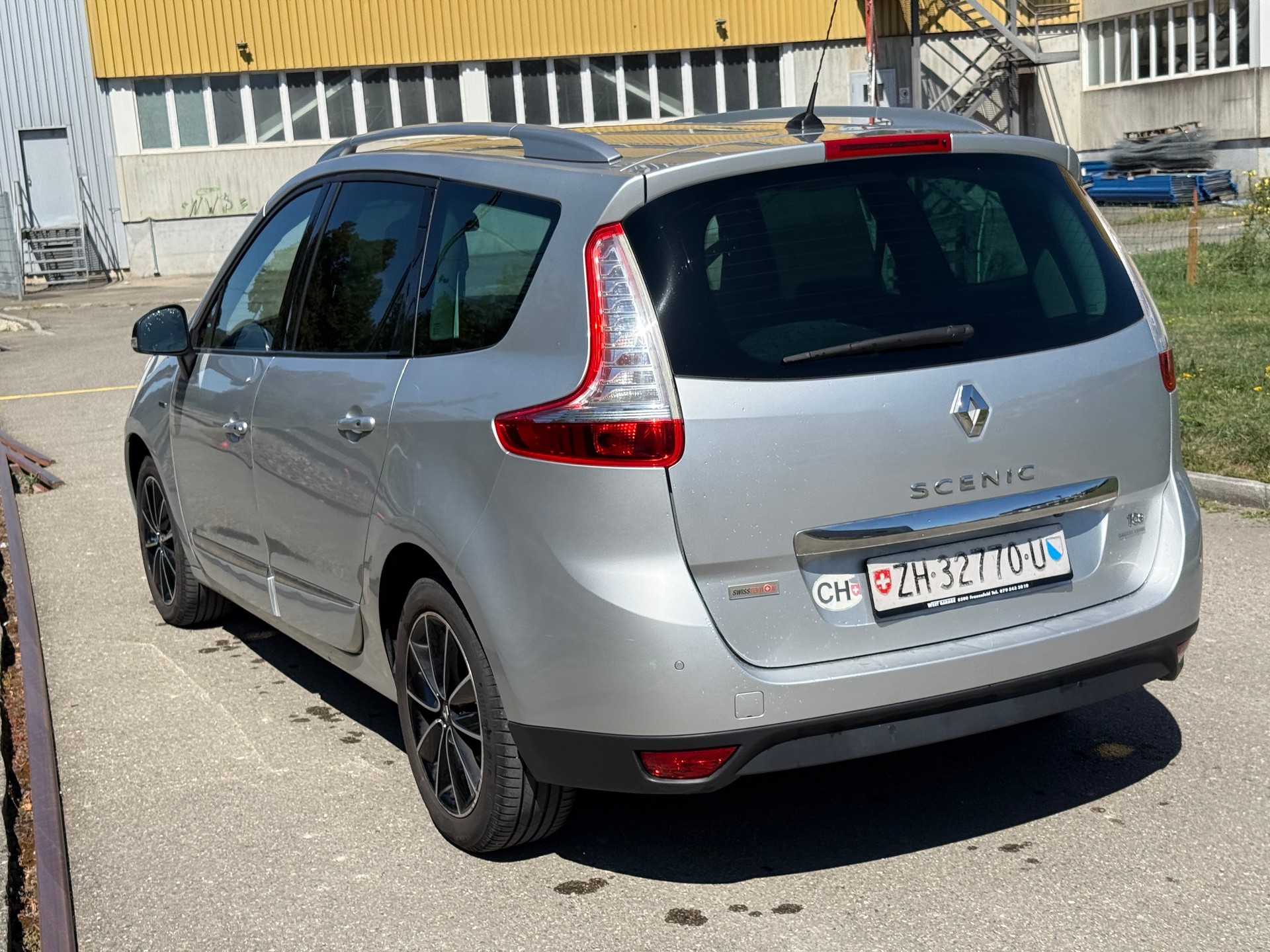 RENAULT Grand Scénic 1.2 16V Turbo Bose Edition-image-7