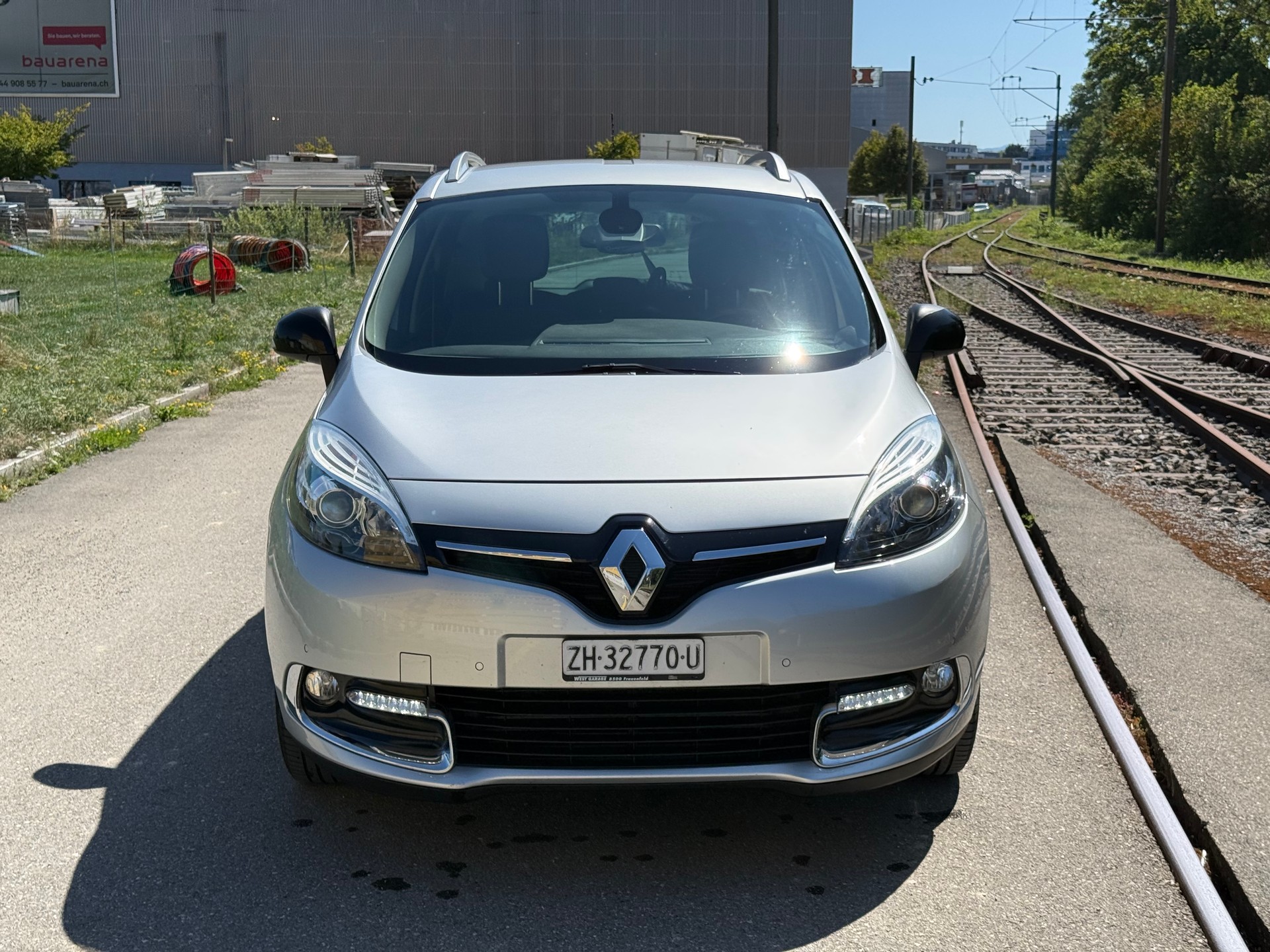 RENAULT Grand Scénic 1.2 16V Turbo Bose Edition-image-1