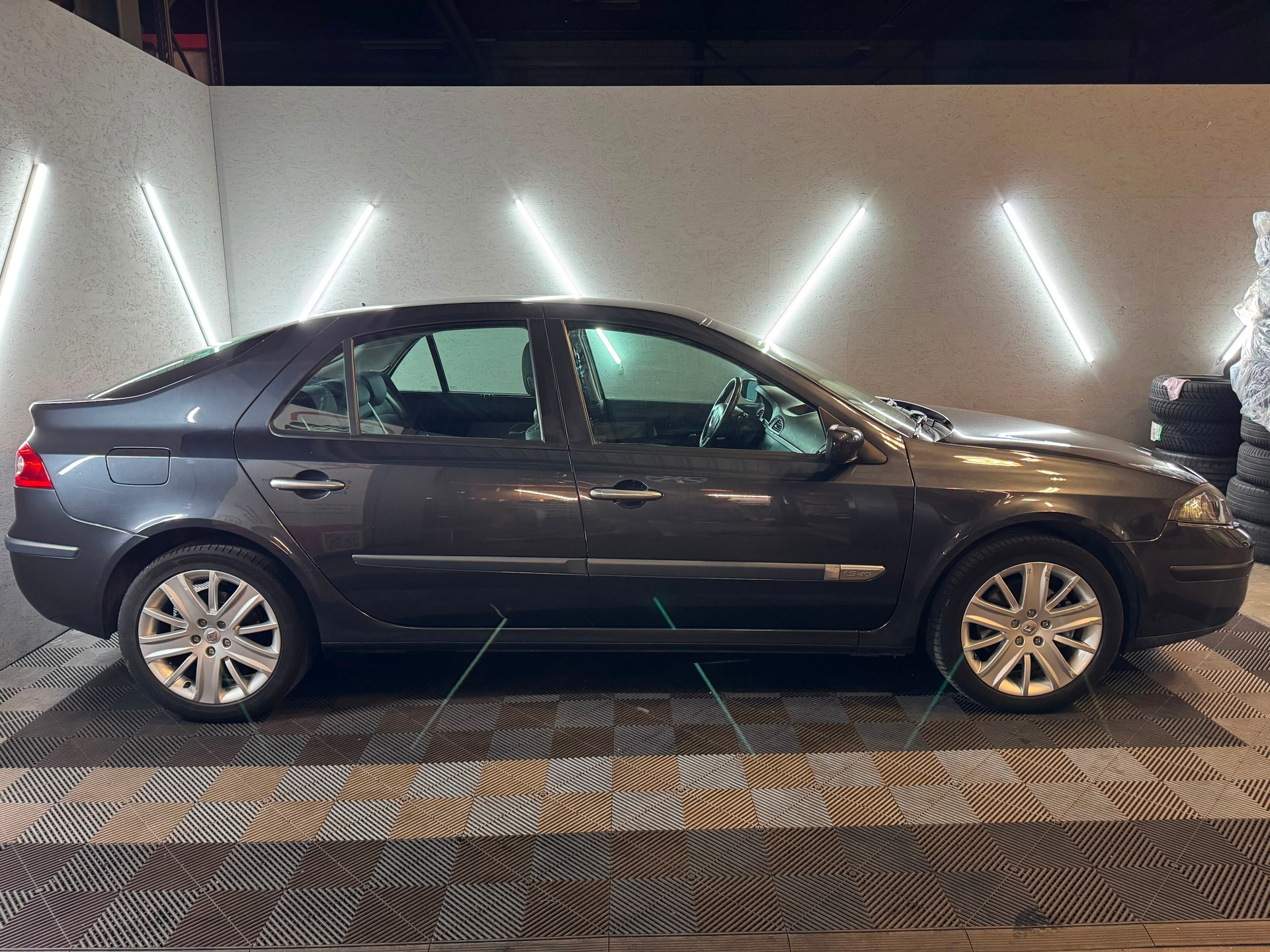 RENAULT Laguna 1.9 dCi Dynamique-image-2