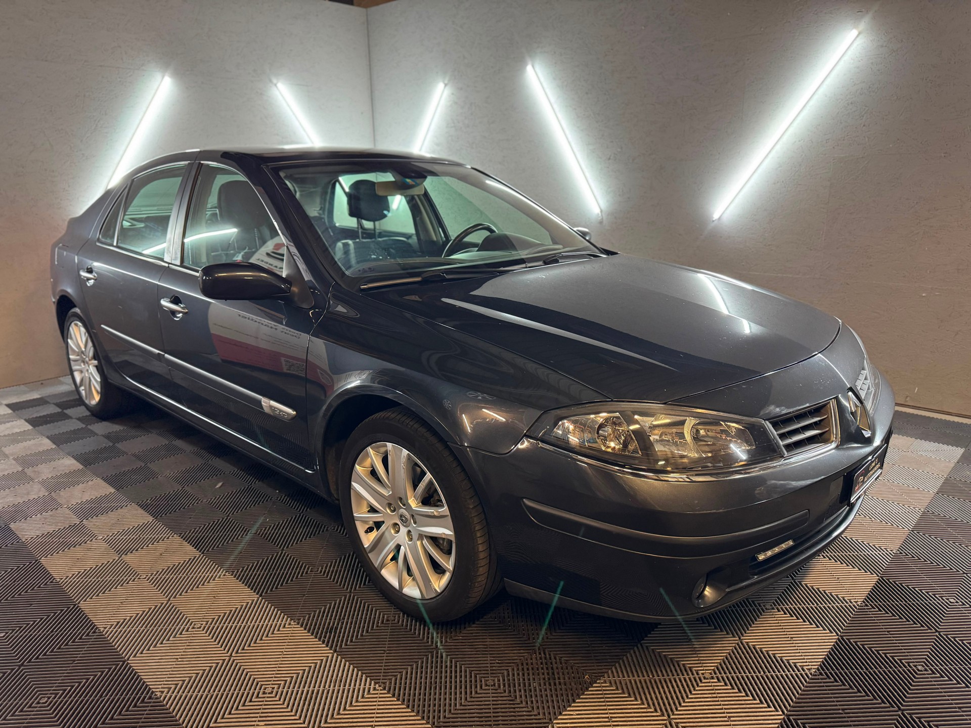 RENAULT Laguna 1.9 dCi Dynamique-image-0
