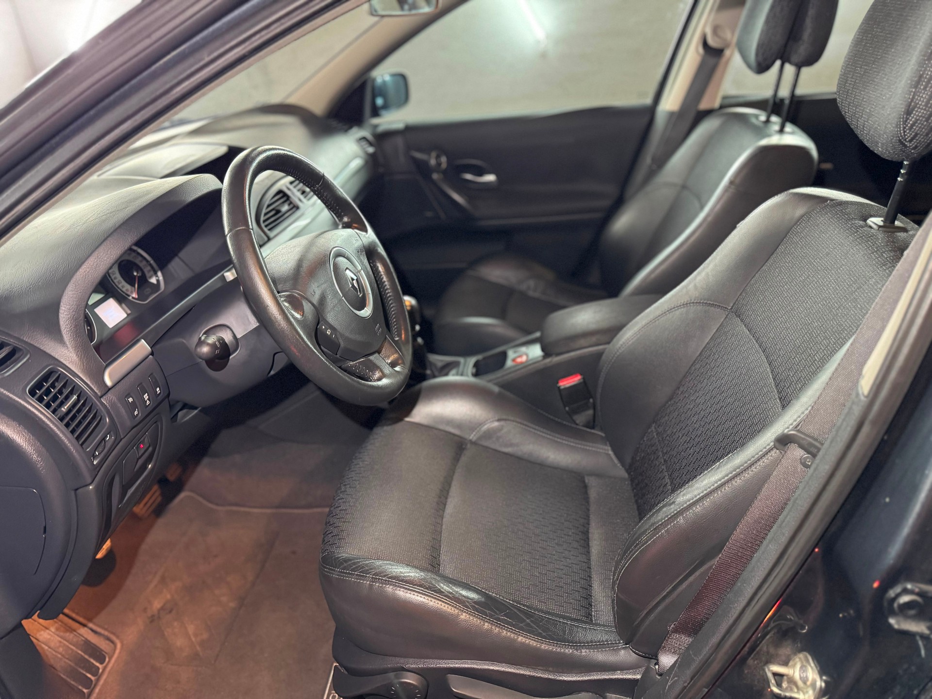 RENAULT Laguna 1.9 dCi Dynamique-image-6