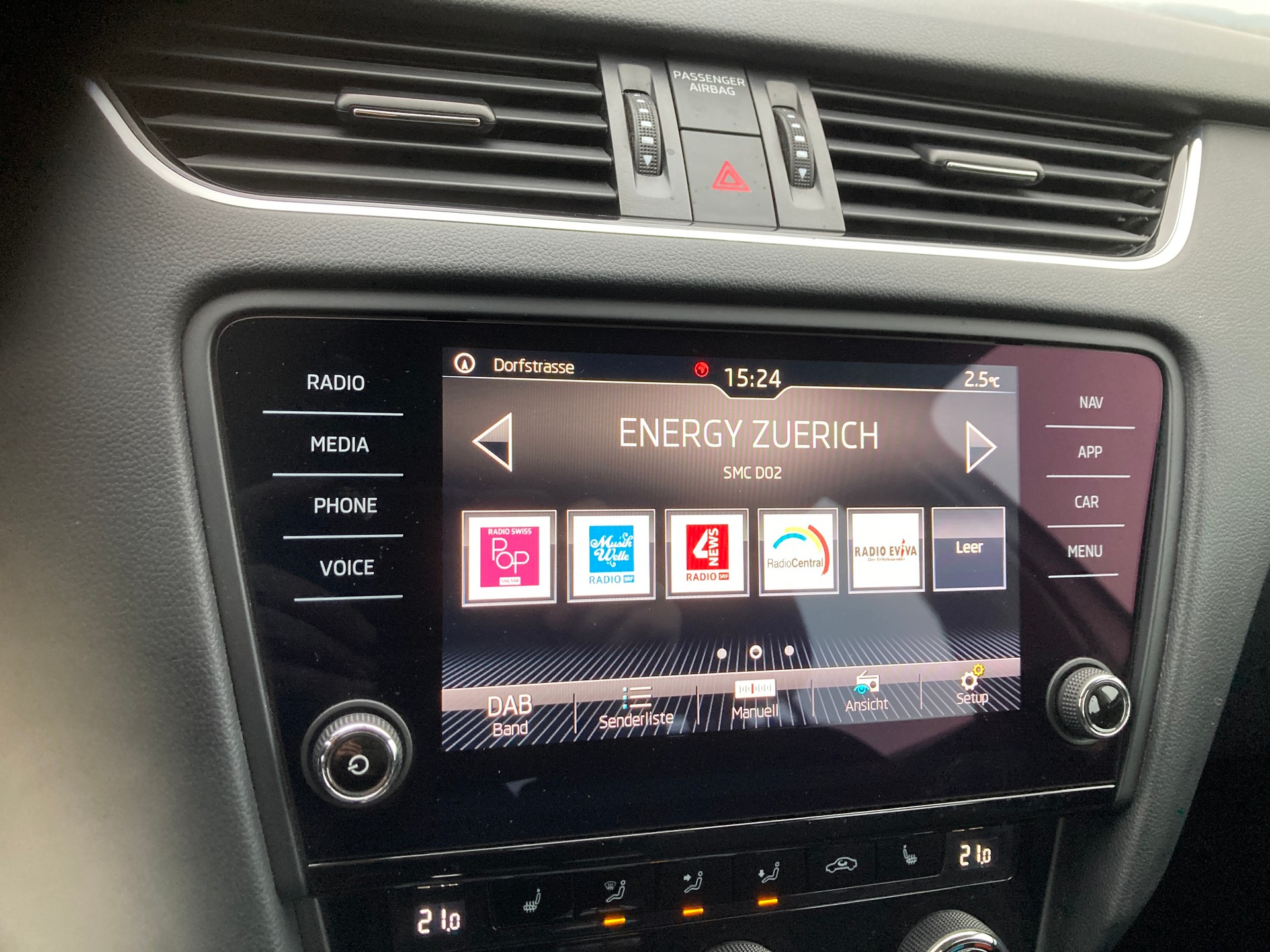 SKODA Octavia Combi 1.6 TDI Ambition 4x4 mit Anhängerkupplung-image-15