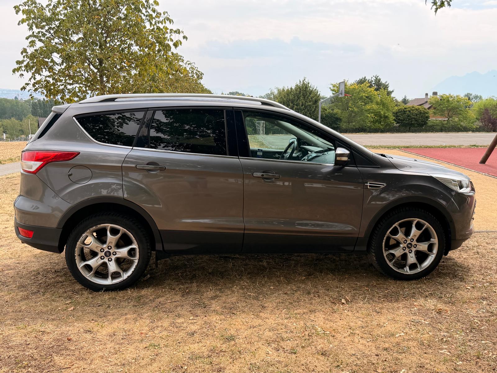 FORD Kuga 2.0 TDCi Titanium 4WD PowerShift-image-6