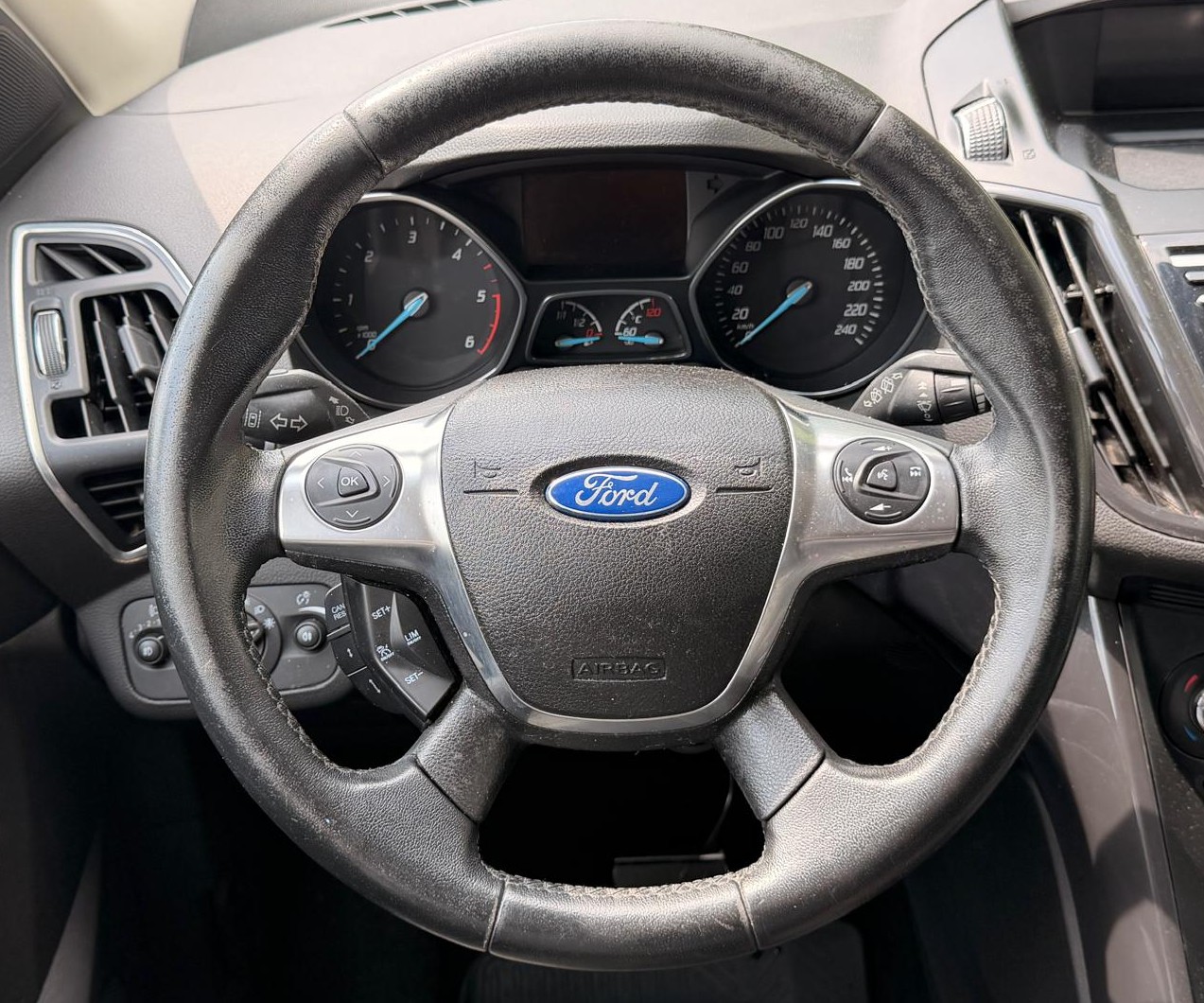 FORD Kuga 2.0 TDCi Titanium 4WD PowerShift-image-17