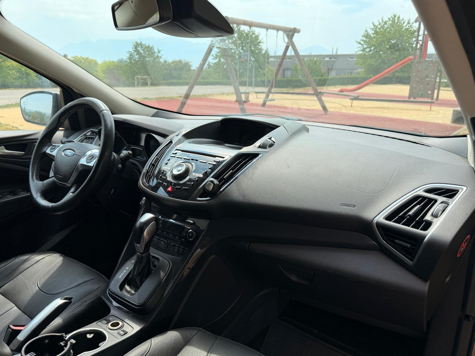 FORD Kuga 2.0 TDCi Titanium 4WD PowerShift-image-16