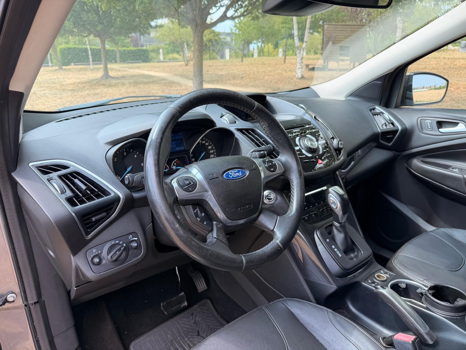 FORD Kuga 2.0 TDCi Titanium 4WD PowerShift-image-14
