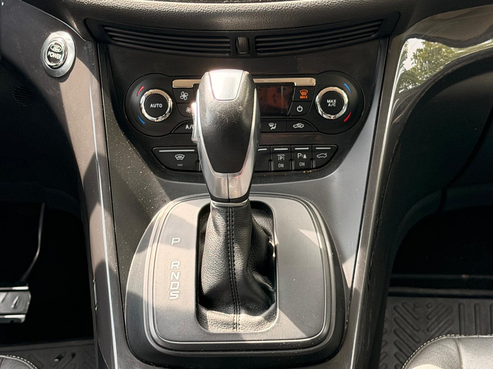 FORD Kuga 2.0 TDCi Titanium 4WD PowerShift-image-19
