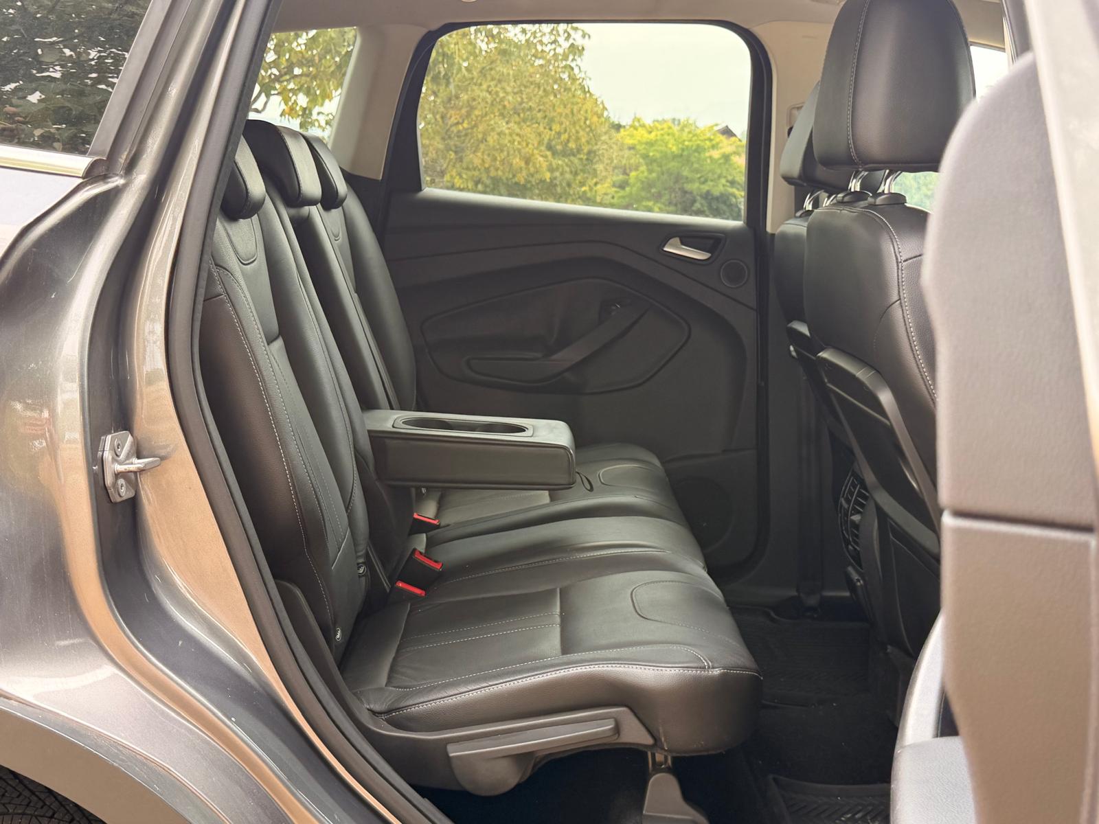 FORD Kuga 2.0 TDCi Titanium 4WD PowerShift-image-11
