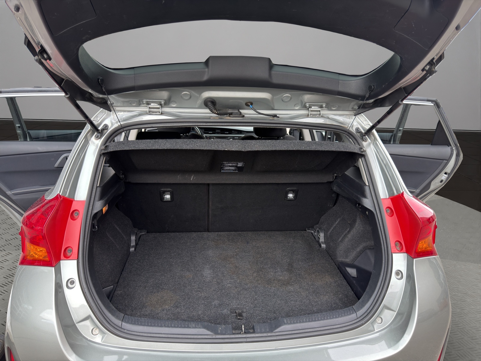 TOYOTA Auris 1.8 16V HSD Linea Trend-image-18
