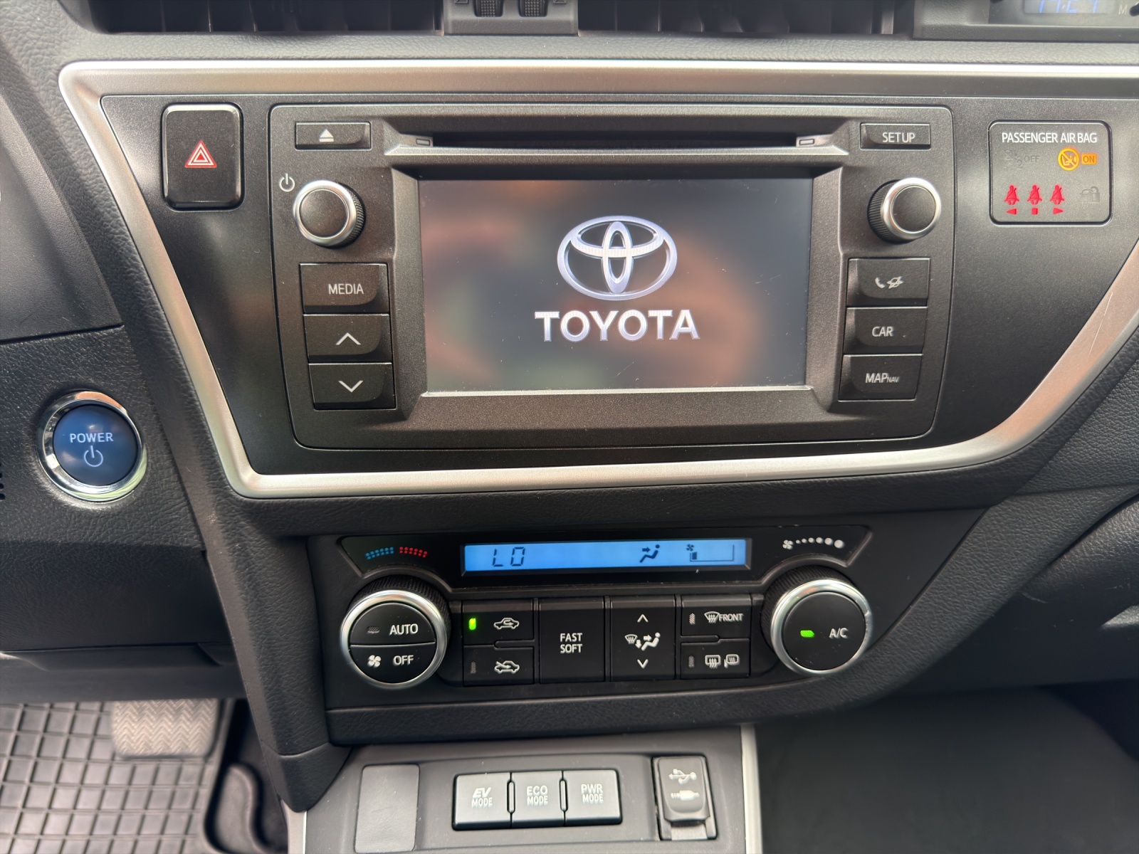 TOYOTA Auris 1.8 16V HSD Linea Trend-image-14