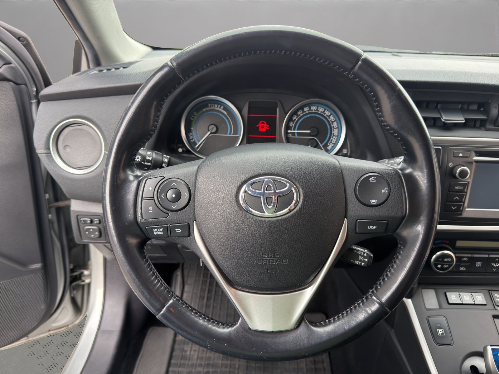 TOYOTA Auris 1.8 16V HSD Linea Trend-image-9