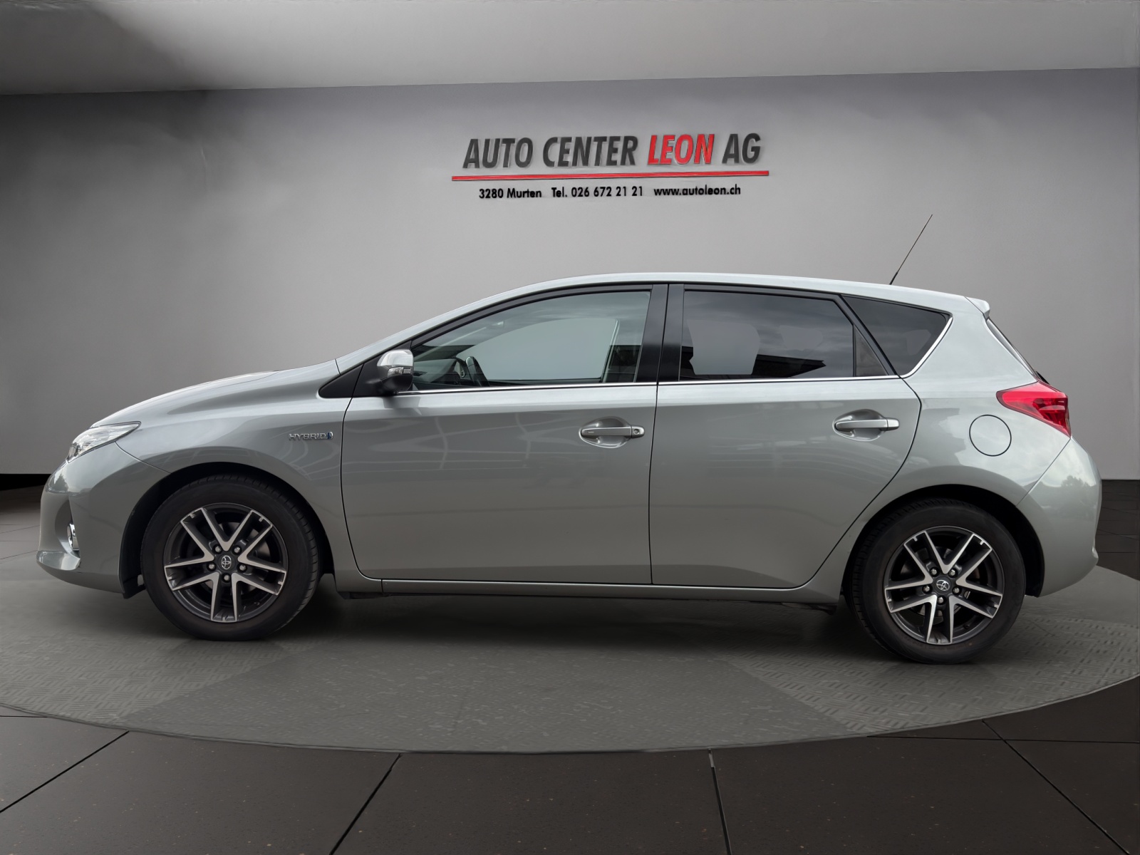 TOYOTA Auris 1.8 16V HSD Linea Trend-image-2