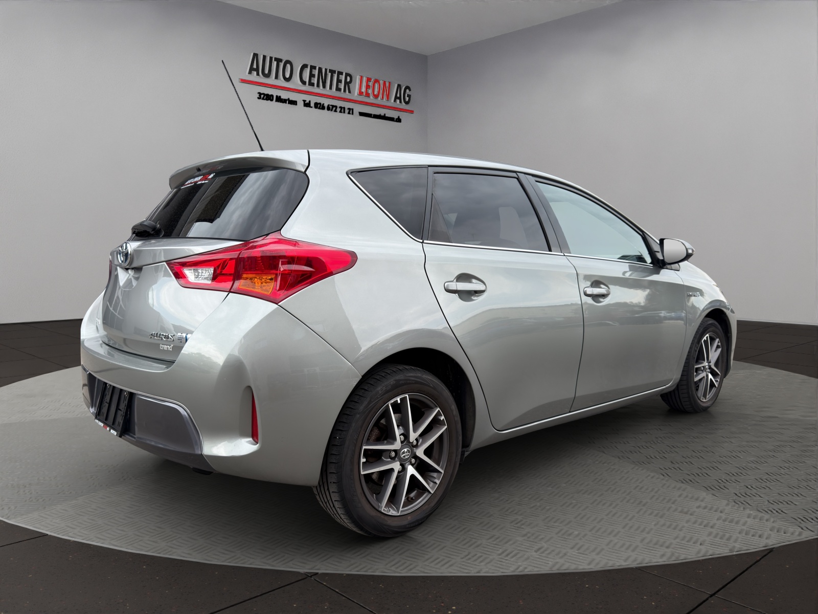 TOYOTA Auris 1.8 16V HSD Linea Trend-image-5