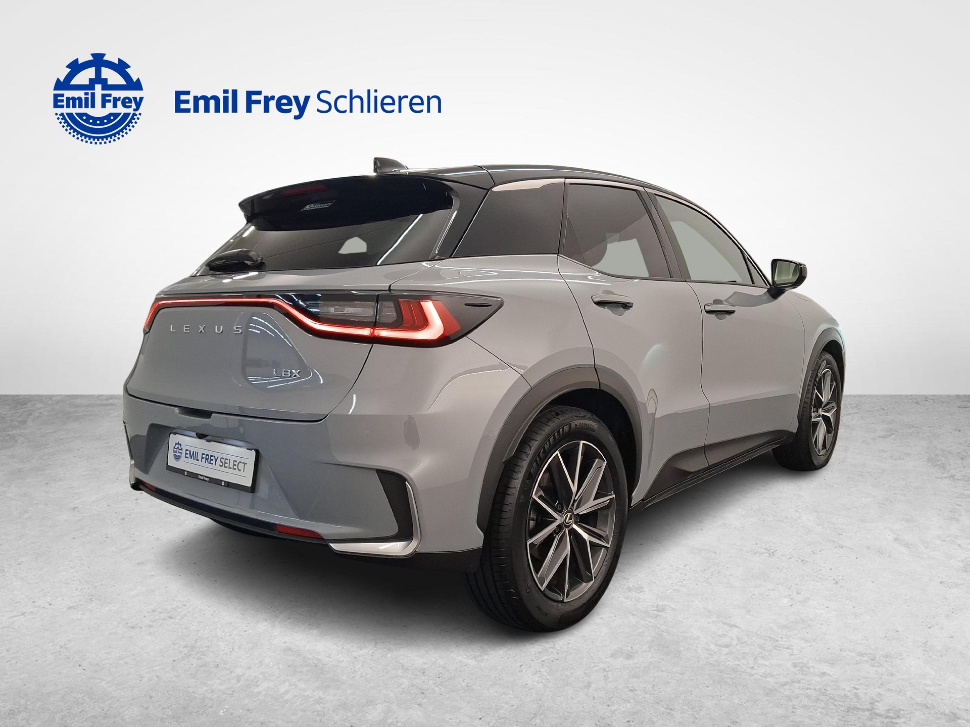 LEXUS LBX 1.5 Hybrid Cool AWD-image-4