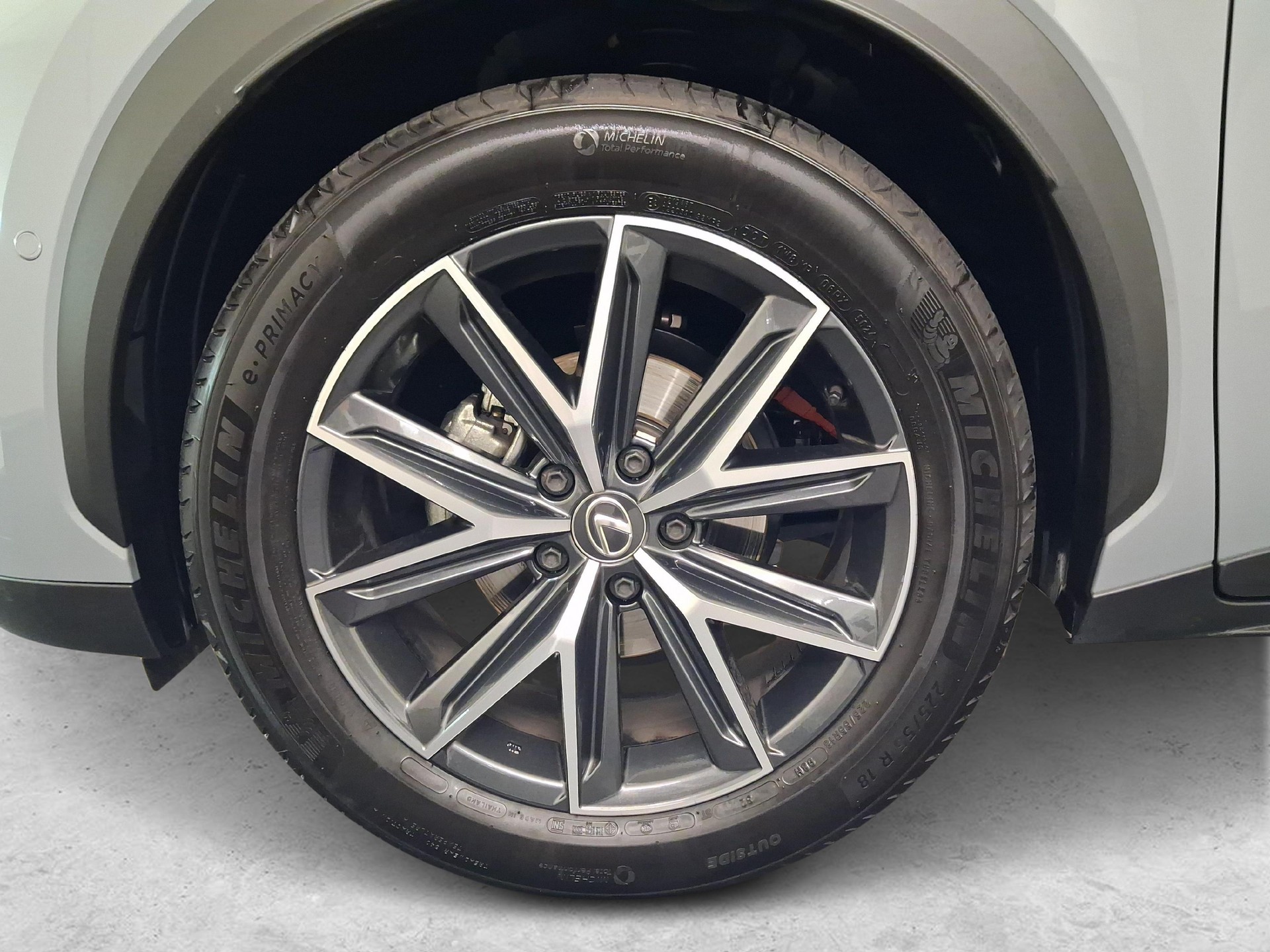 LEXUS LBX 1.5 Hybrid Cool AWD-image-14
