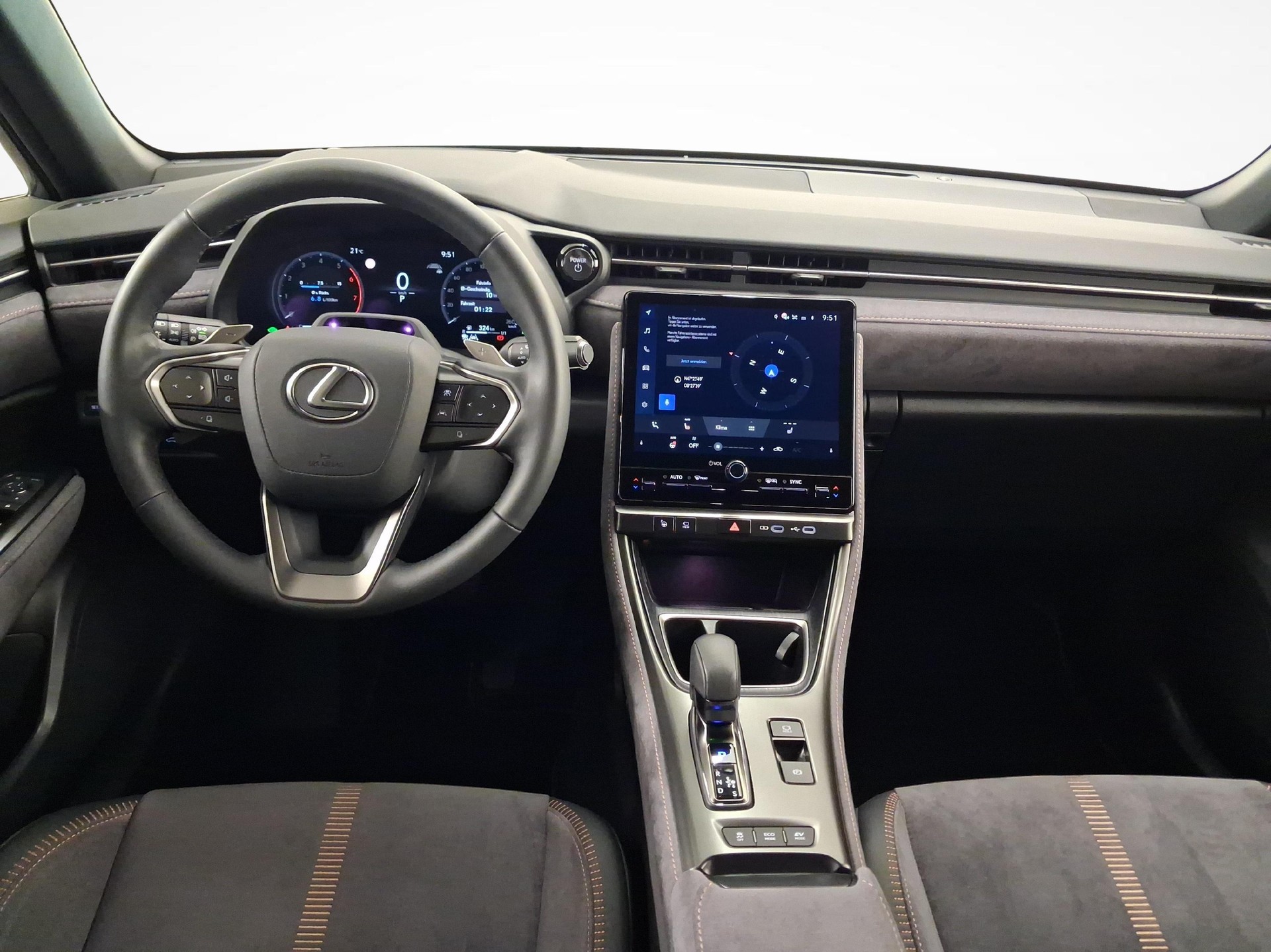 LEXUS LBX 1.5 Hybrid Cool AWD-image-8
