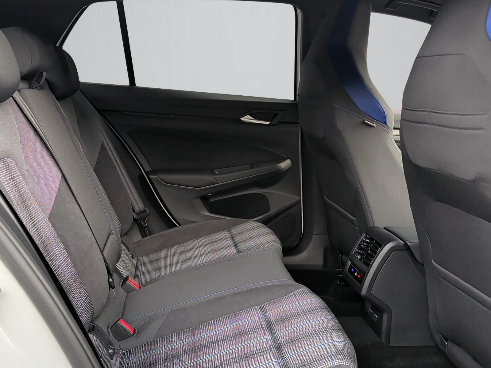 VW Golf 1.5 TSI PHEV GTE-image-7