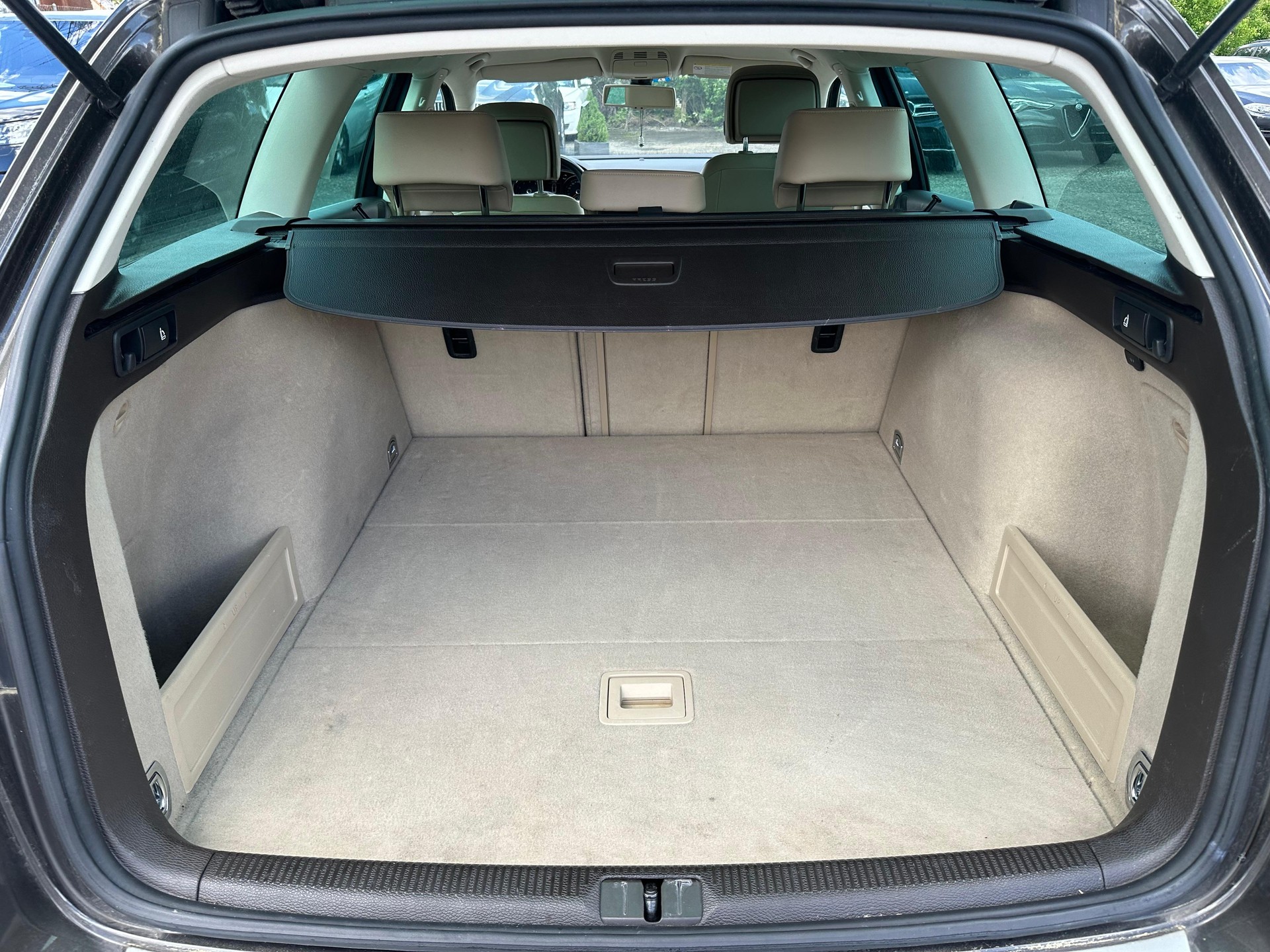 VW Passat Alltrack 2.0 TSI 4Motion DSG-image-12