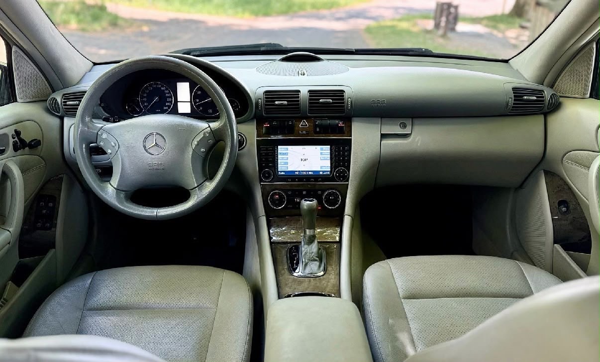 MERCEDES-BENZ C 350 Avantgarde 4Matic Automatic-image-11