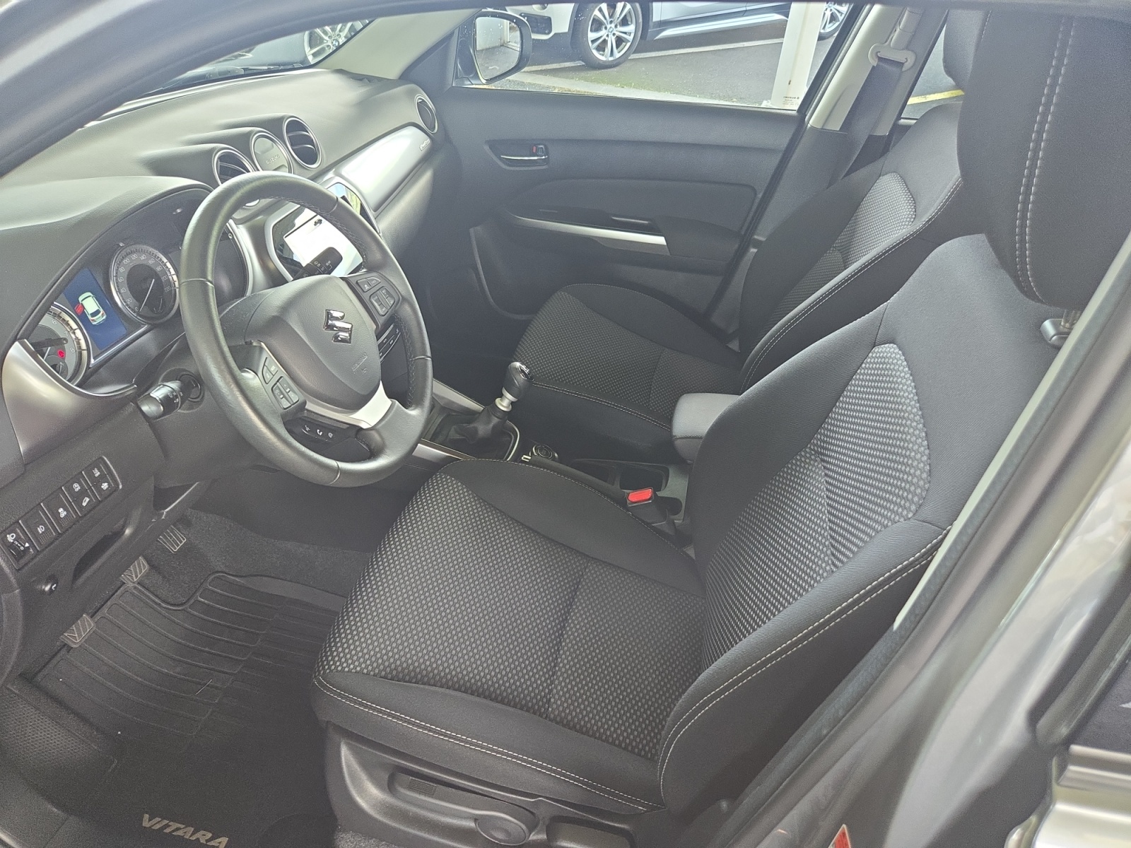 SUZUKI Vitara 1.4 T Compact+ 4x4-image-8