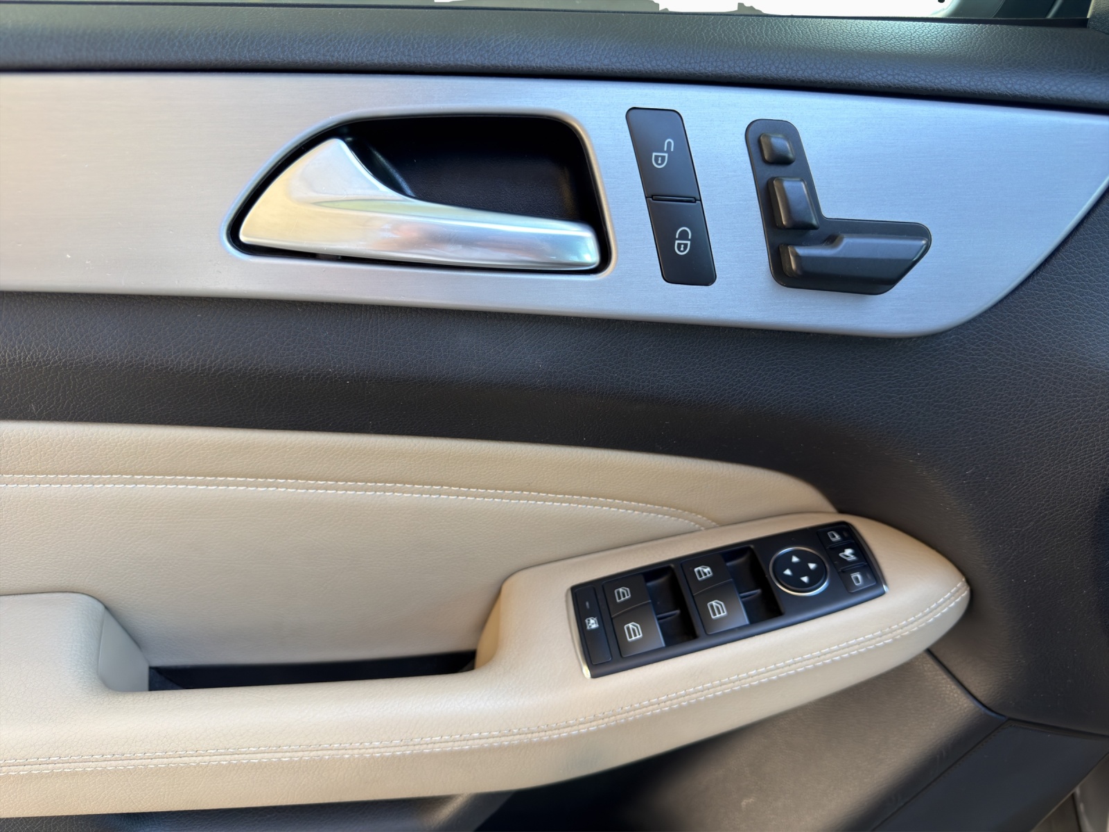 MERCEDES-BENZ ML 350 BlueEfficiency Edition 4Matic 7G-Tronic-image-9