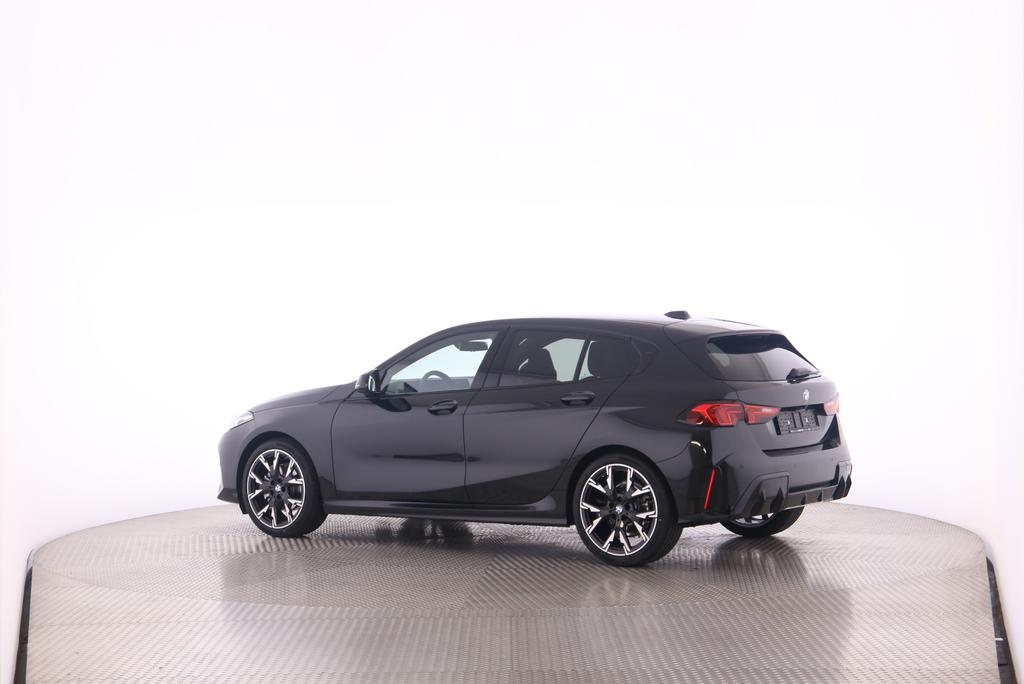 BMW 120i-image-4