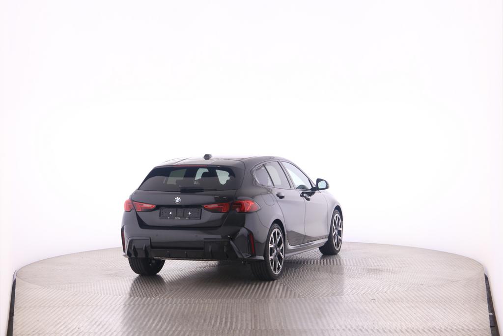 BMW 120i-image-6