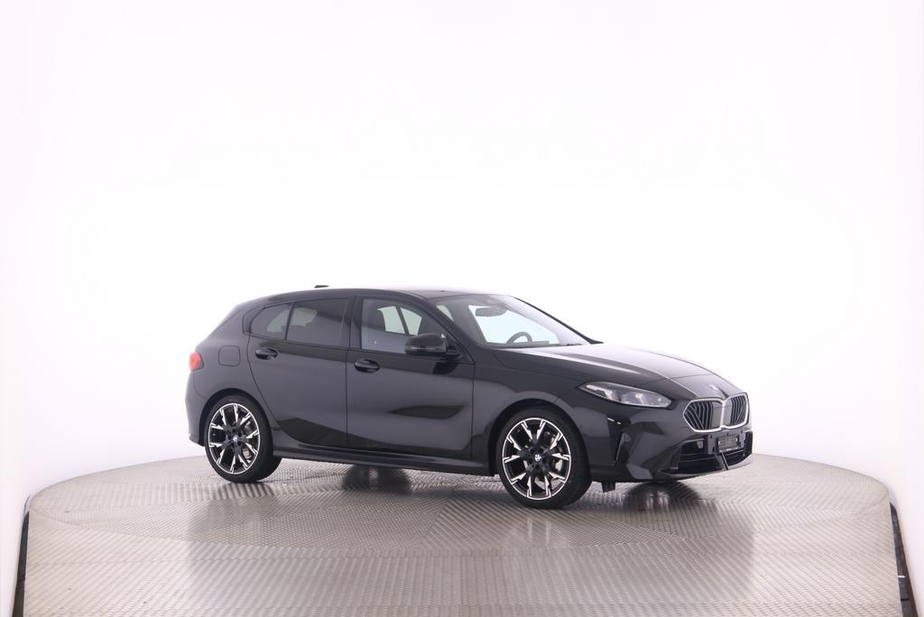 BMW 120i-image-10
