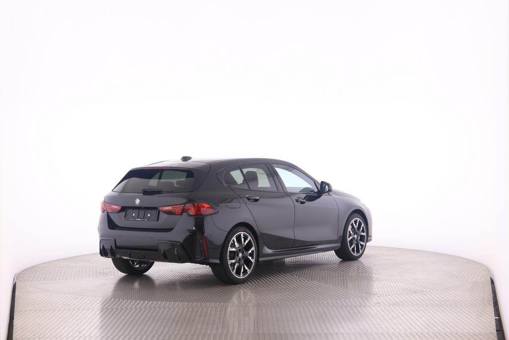 BMW 120i-image-7