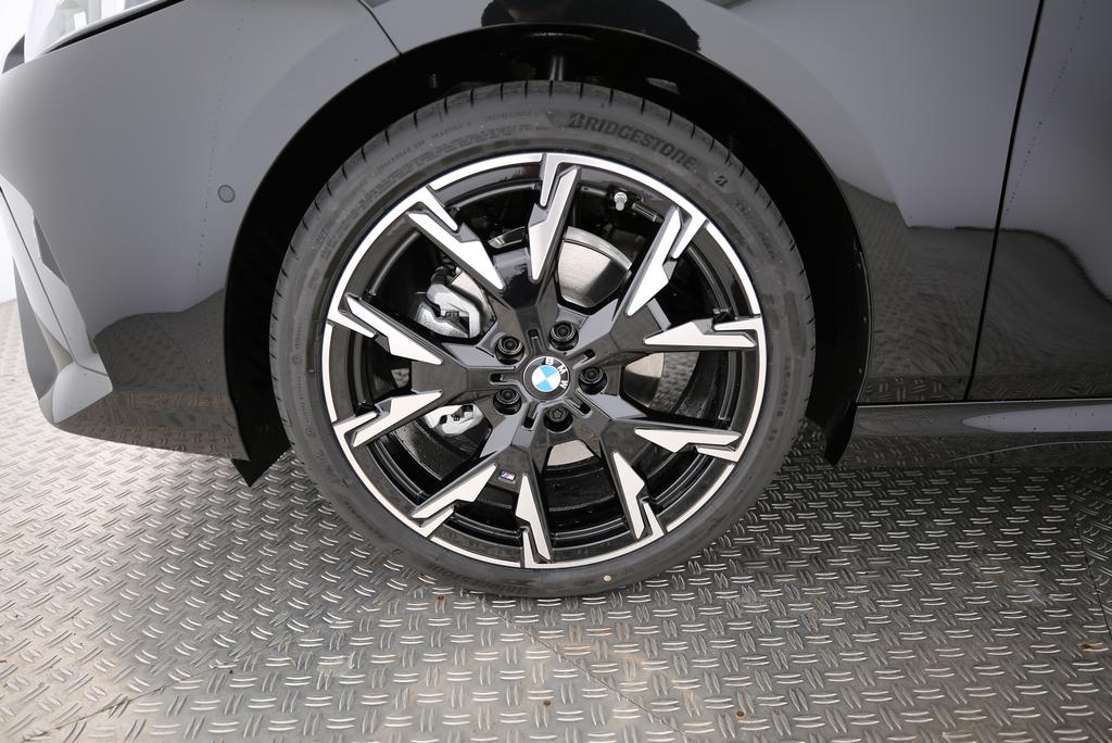 BMW 120i-image-15