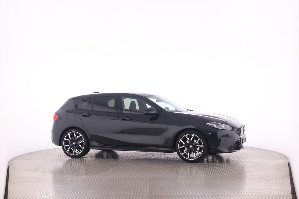 BMW 120i-image-9