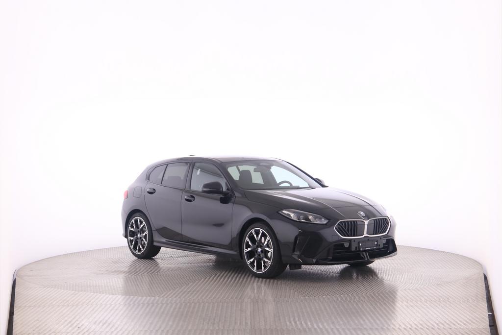 BMW 120i-image-11