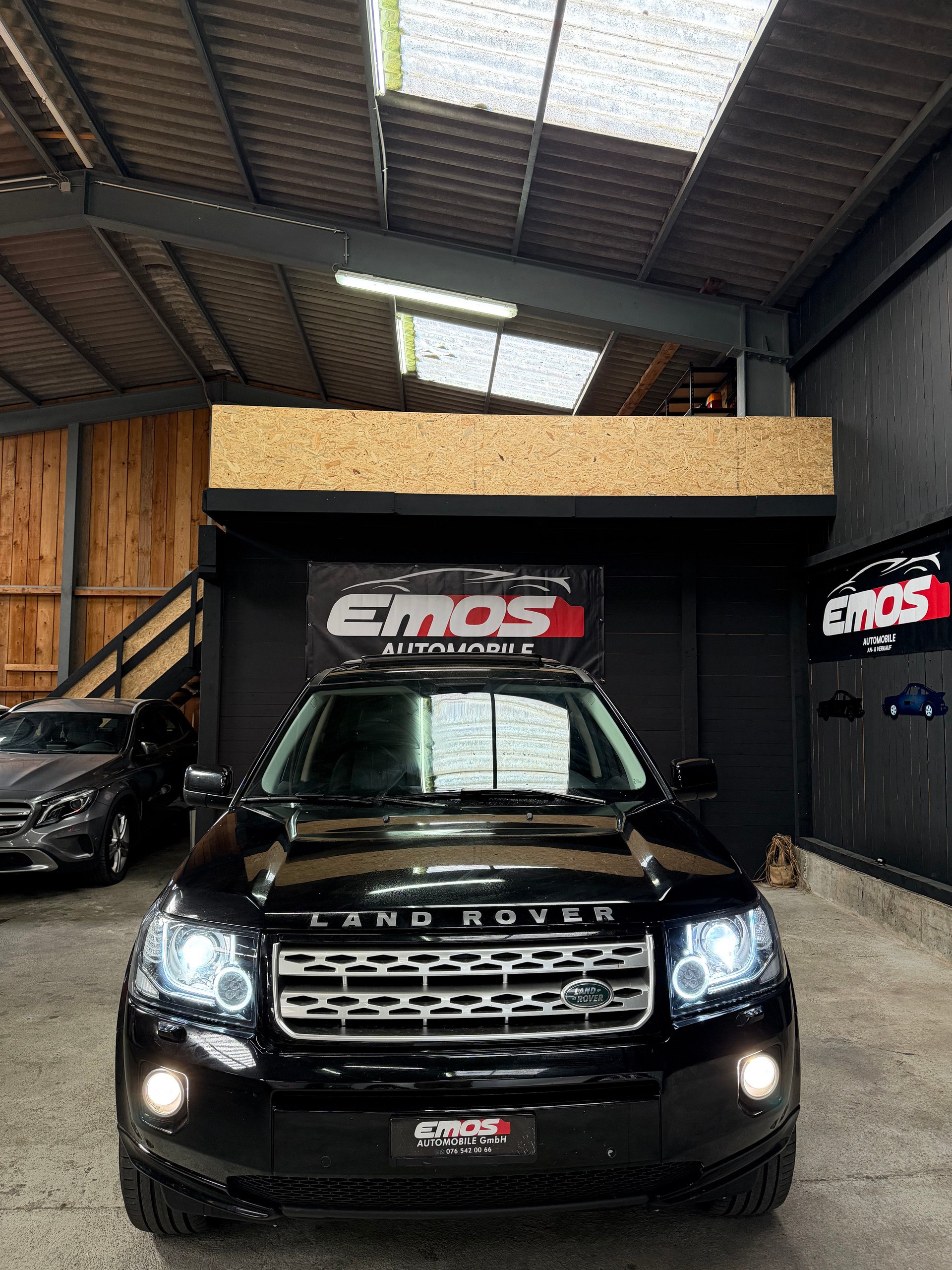 LAND ROVER Freelander 2.2 SD4 HSE Automatic-image-1