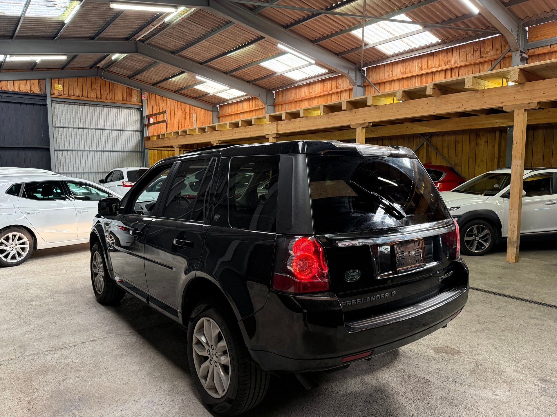 LAND ROVER Freelander 2.2 SD4 HSE Automatic-image-4