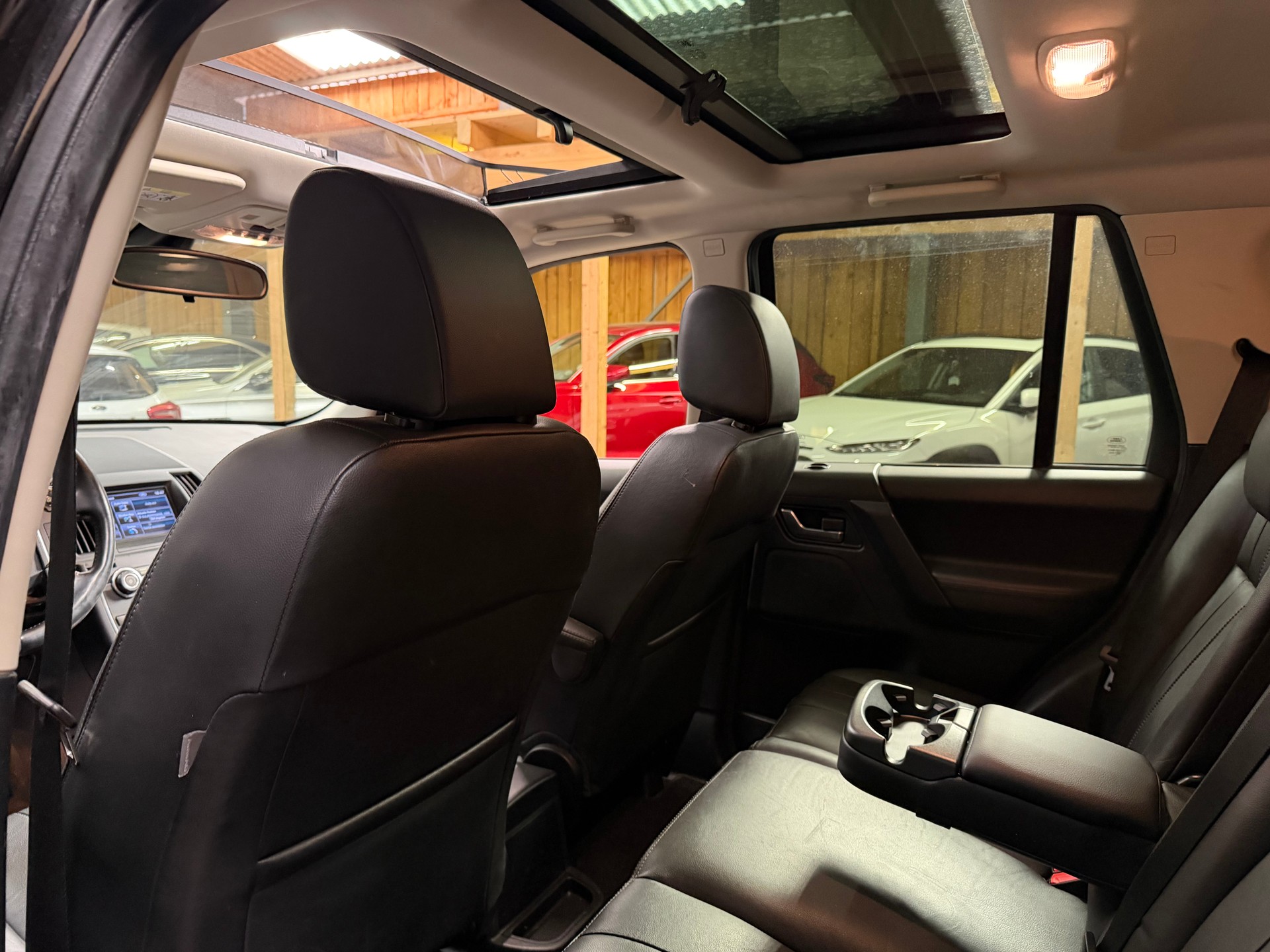 LAND ROVER Freelander 2.2 SD4 HSE Automatic-image-13