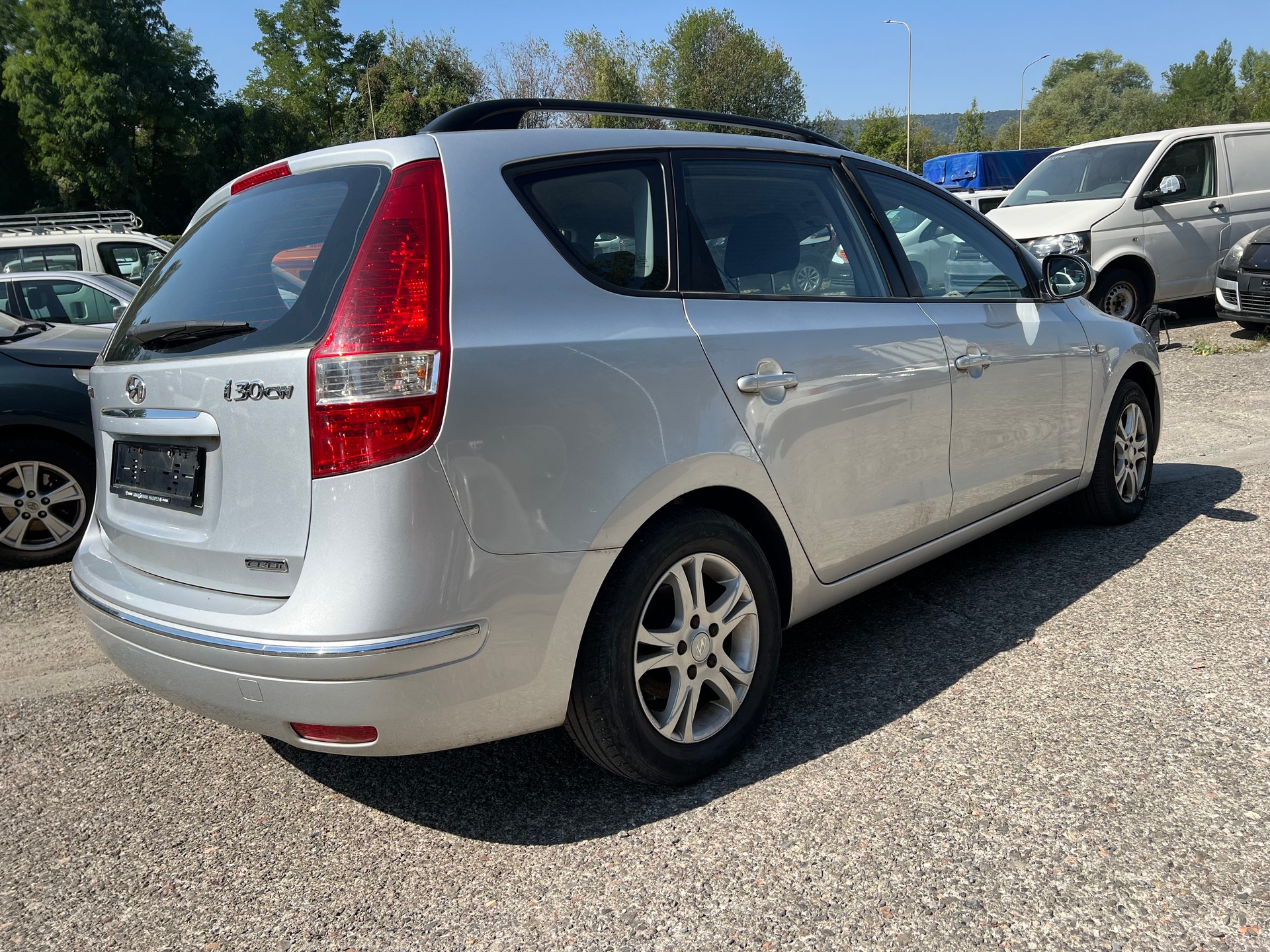 HYUNDAI i30 Wagon 1.6 CRDi Style Automatic-image-2