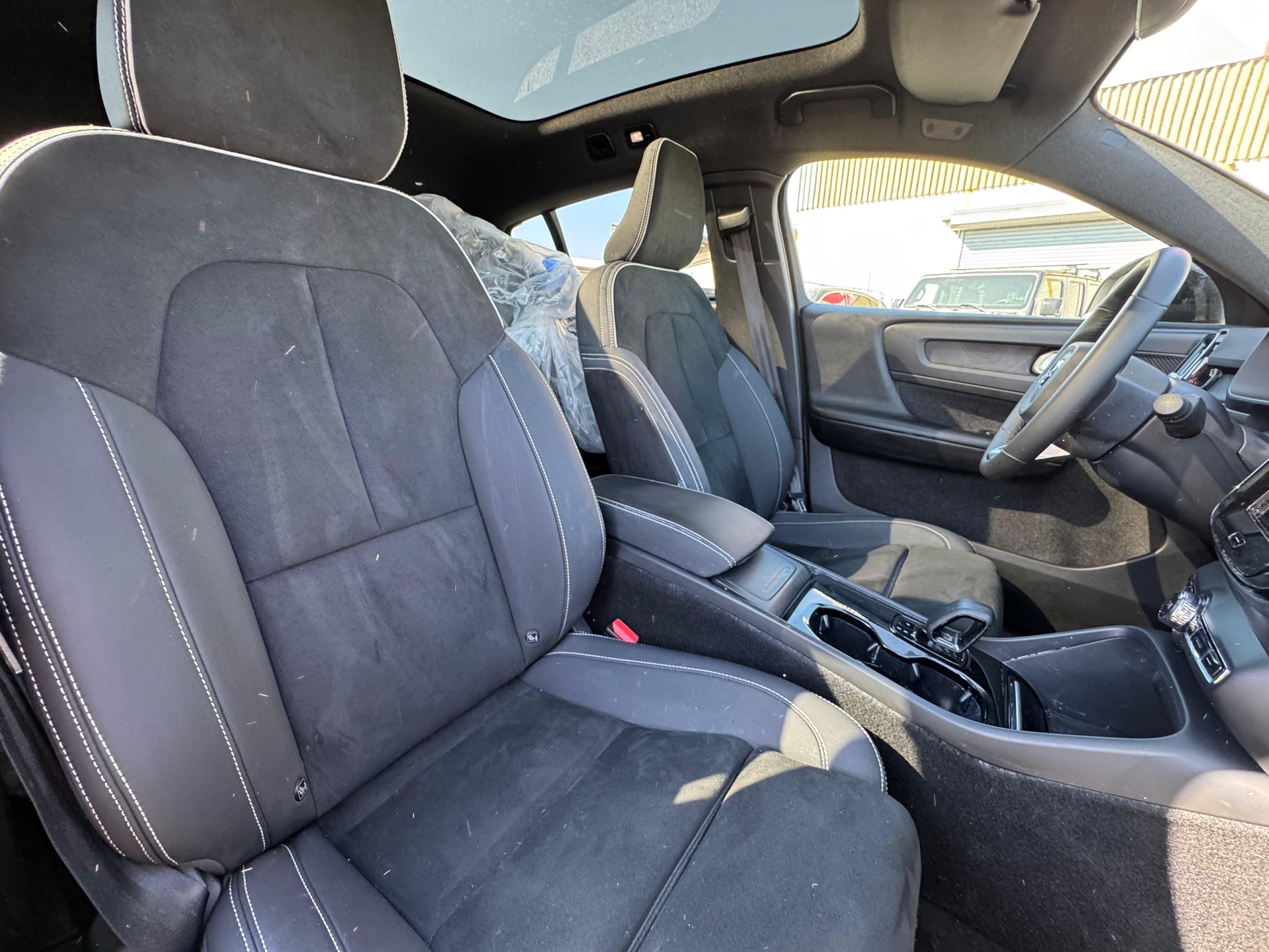 VOLVO C40 Recharge P8 Twin AWD Pure Electric Ultimate-image-8
