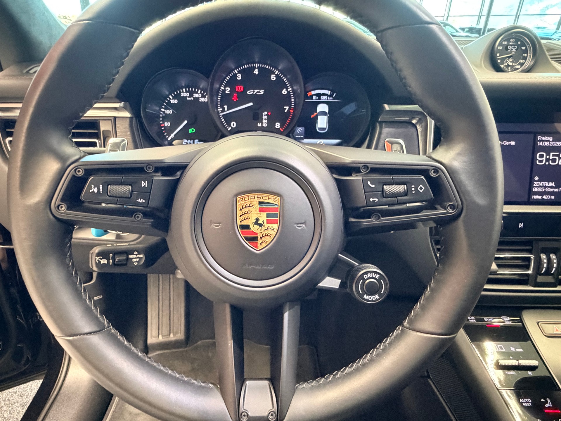 PORSCHE Macan GTS PDK-image-31