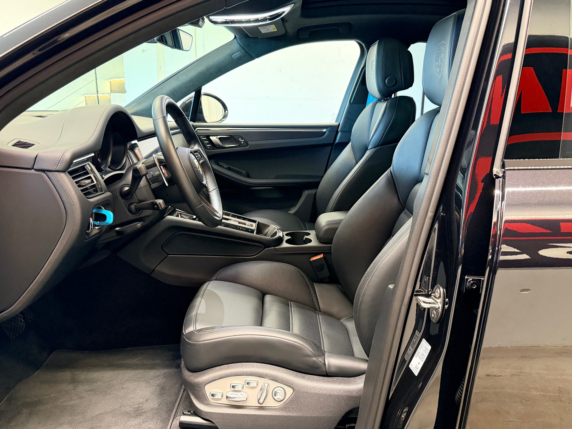PORSCHE Macan GTS PDK-image-16