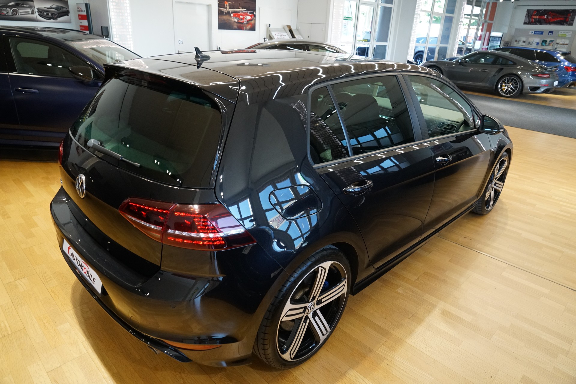 VW Golf 2.0 TSI R 4Motion DSG-image-7