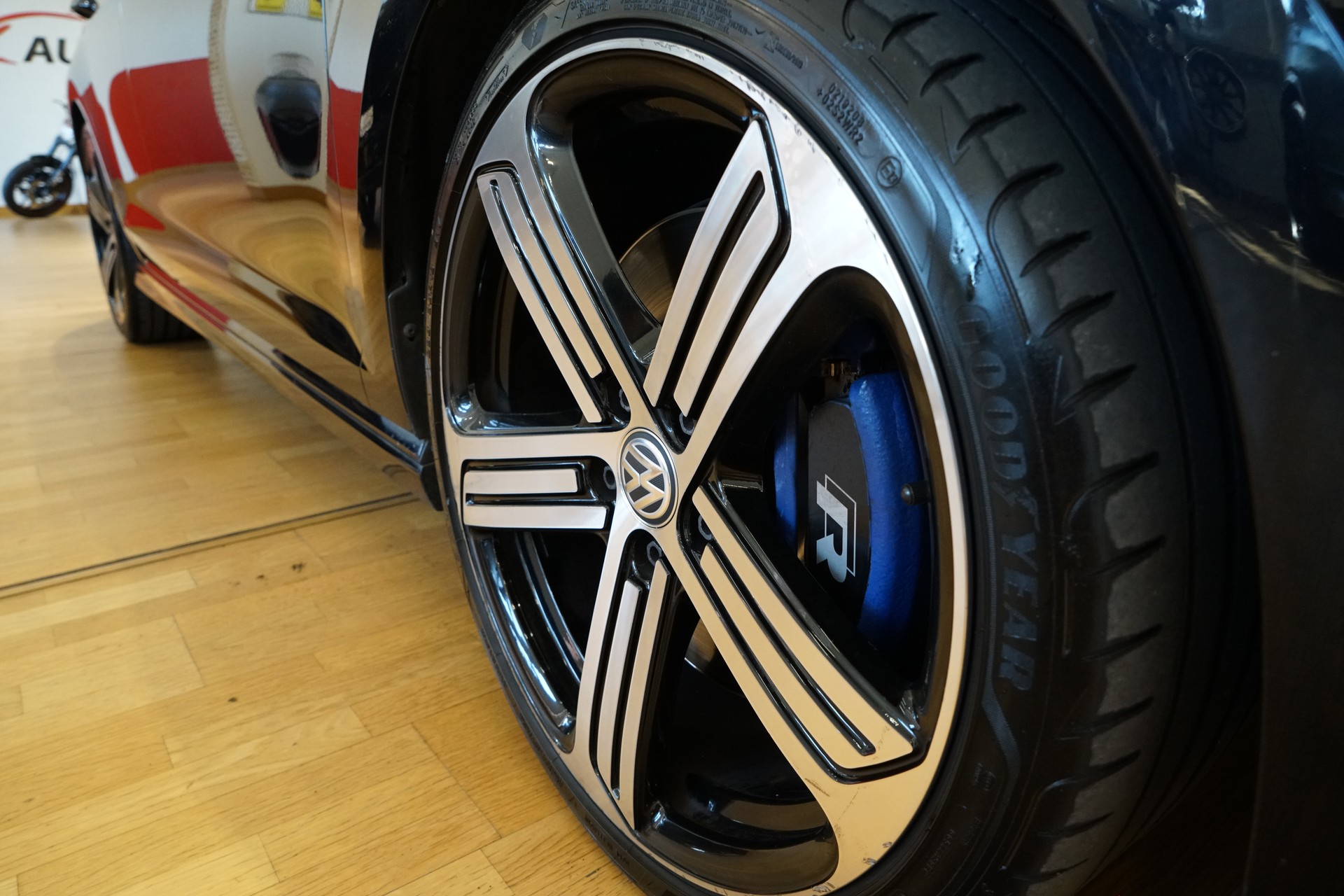 VW Golf 2.0 TSI R 4Motion DSG-image-3