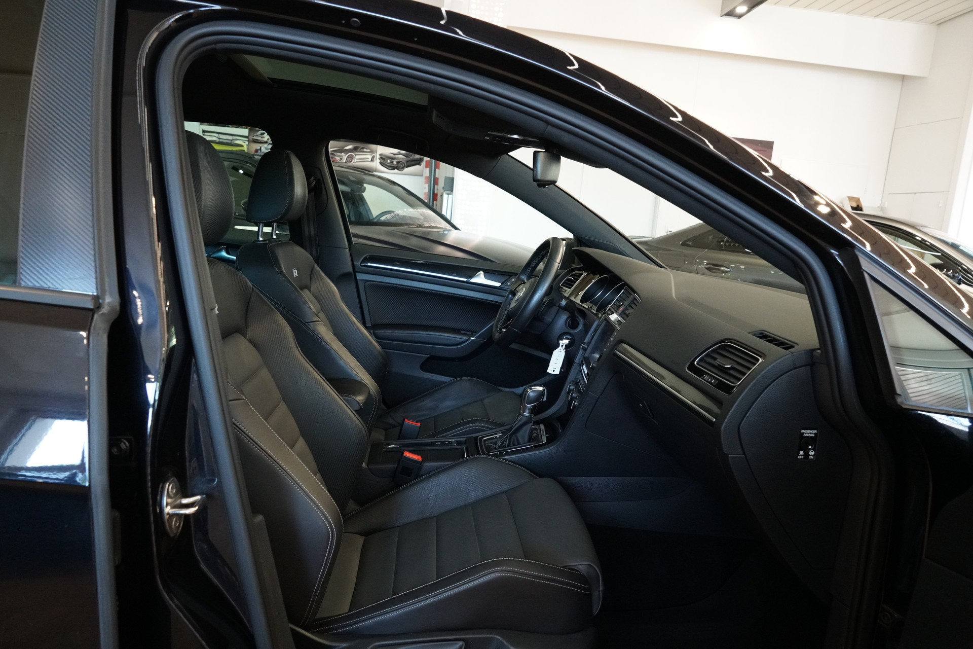 VW Golf 2.0 TSI R 4Motion DSG-image-22