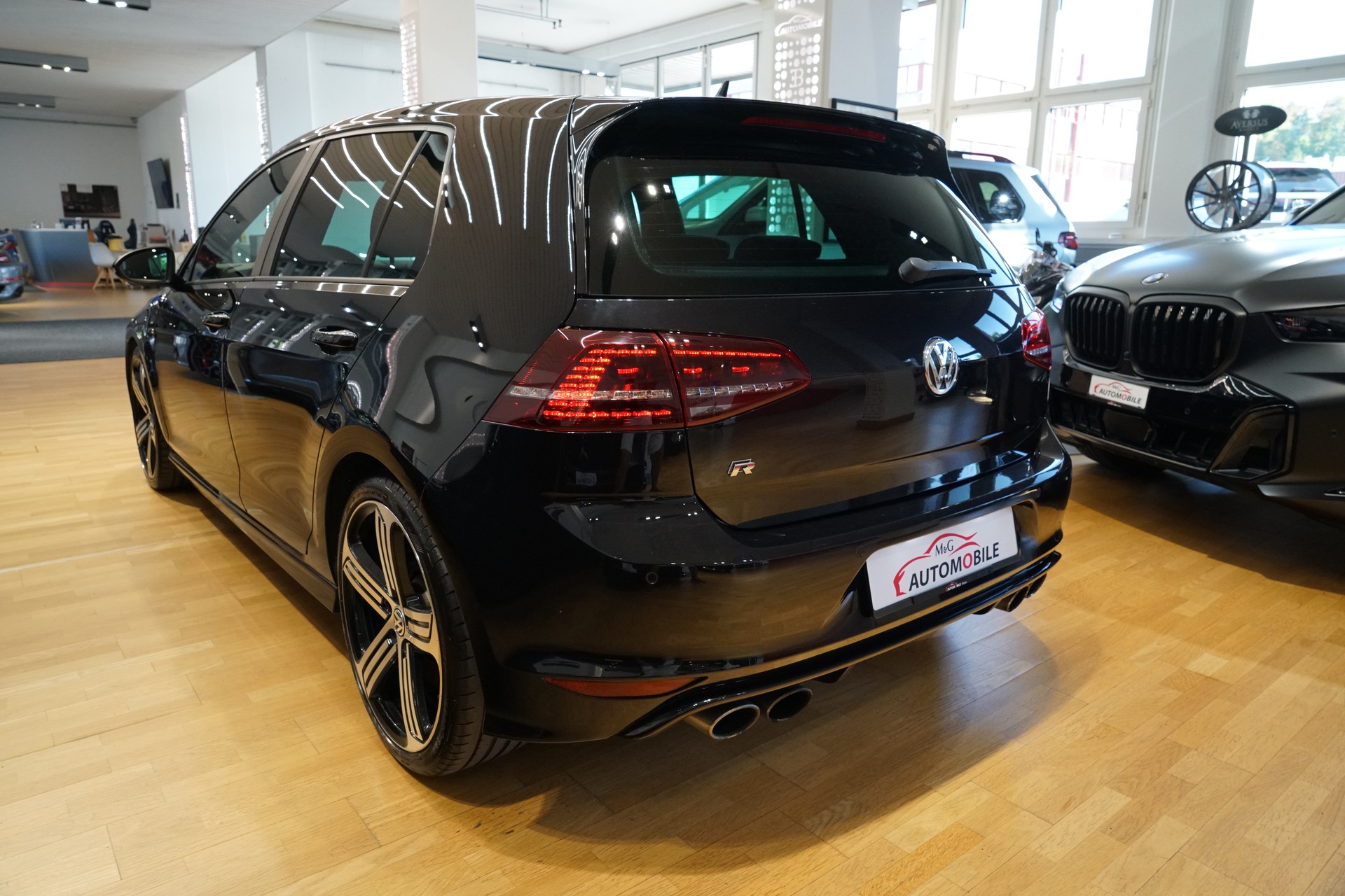 VW Golf 2.0 TSI R 4Motion DSG-image-4