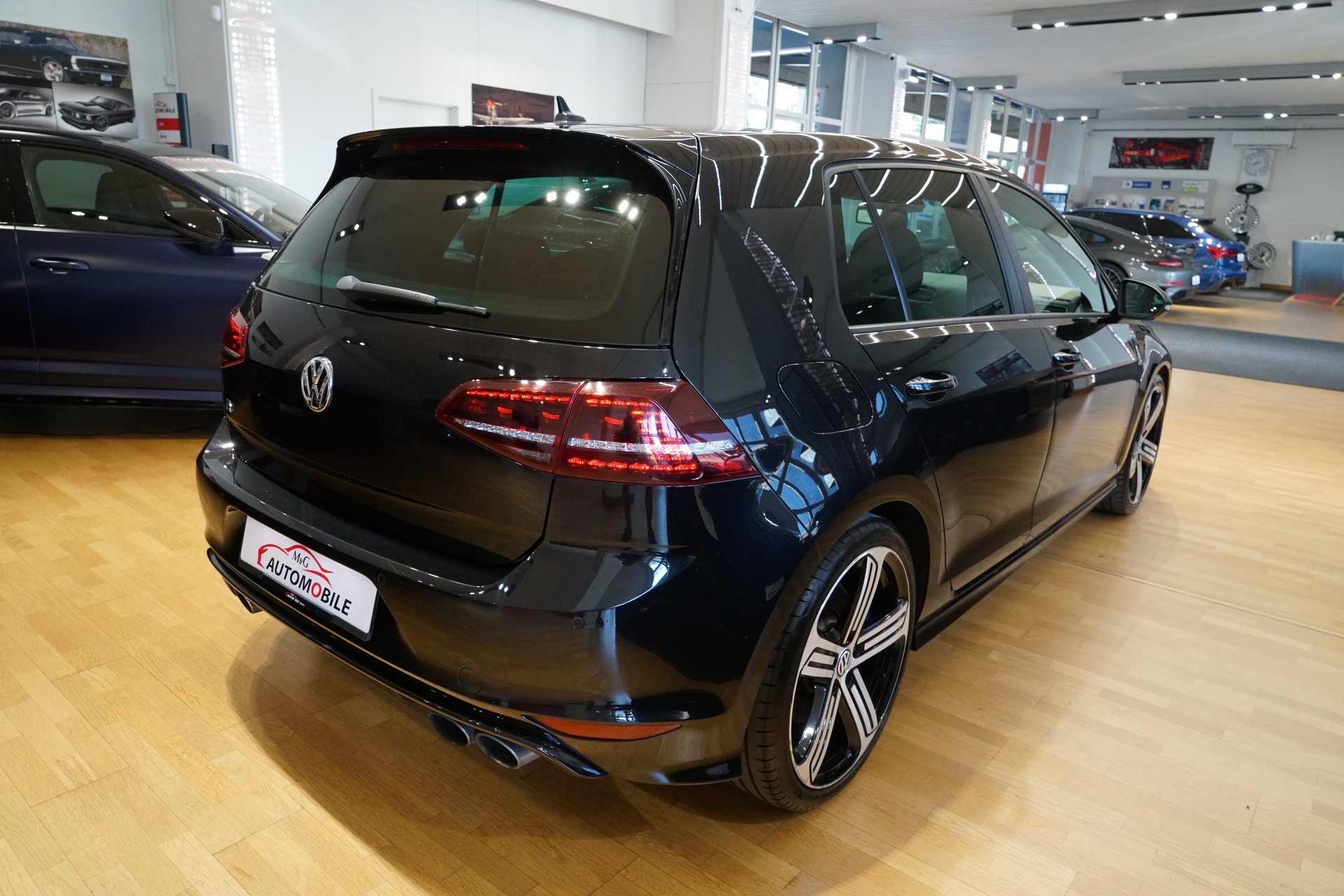 VW Golf 2.0 TSI R 4Motion DSG-image-6