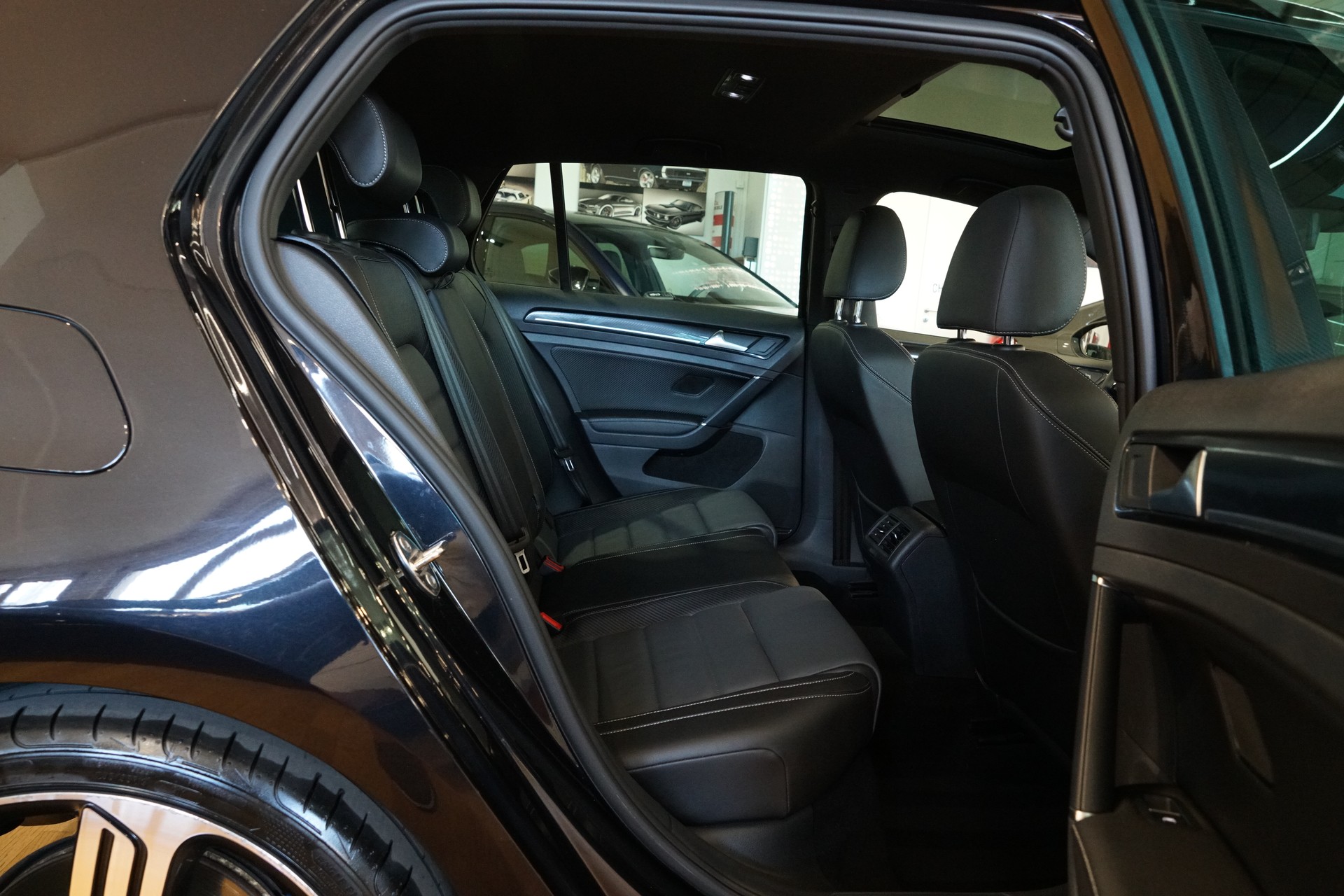 VW Golf 2.0 TSI R 4Motion DSG-image-19