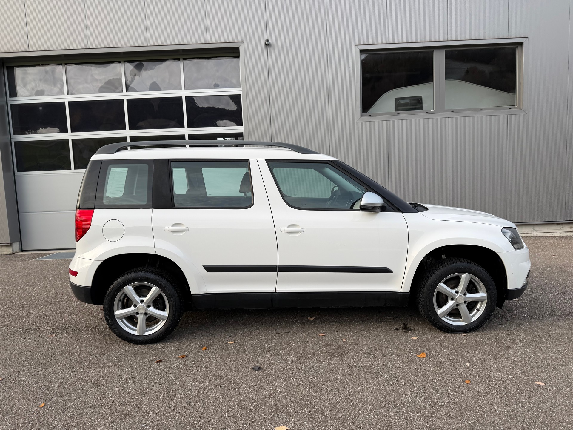 SKODA Yeti 1.8 TSI Ambition 4x4-image-3