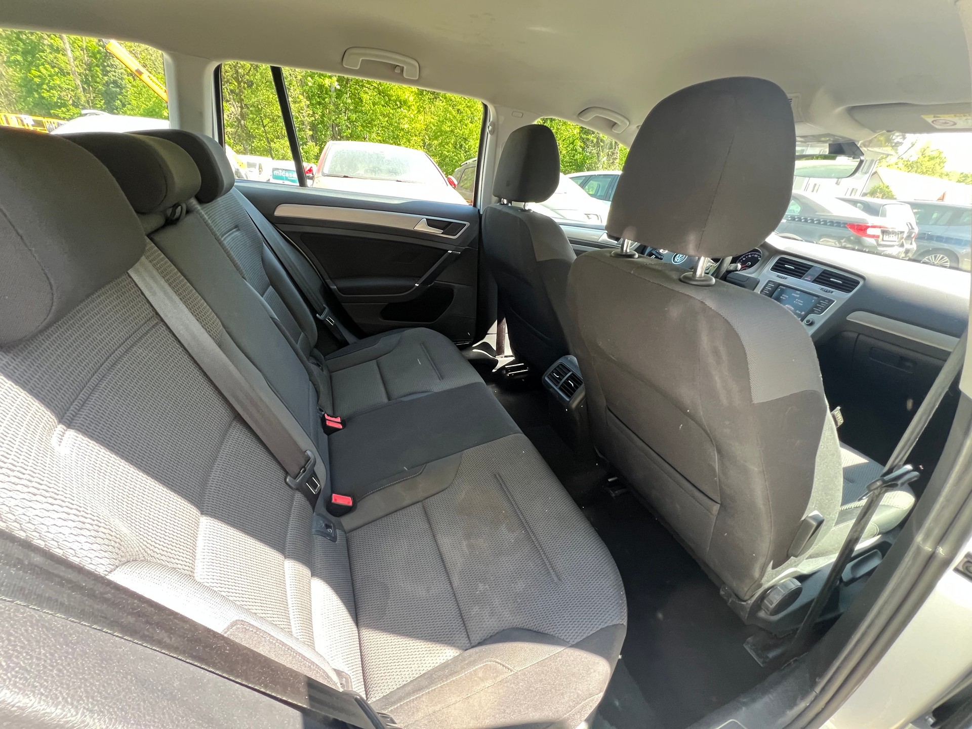 VW Golf Variant 1.6 TDI Comfortline-image-11