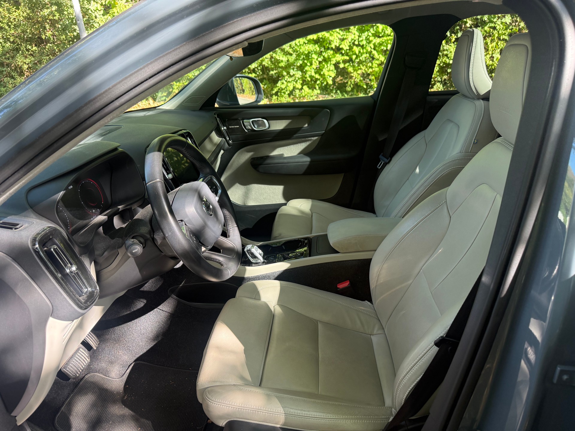 VOLVO XC40 T4 AWD Inscription Geartronic-image-6